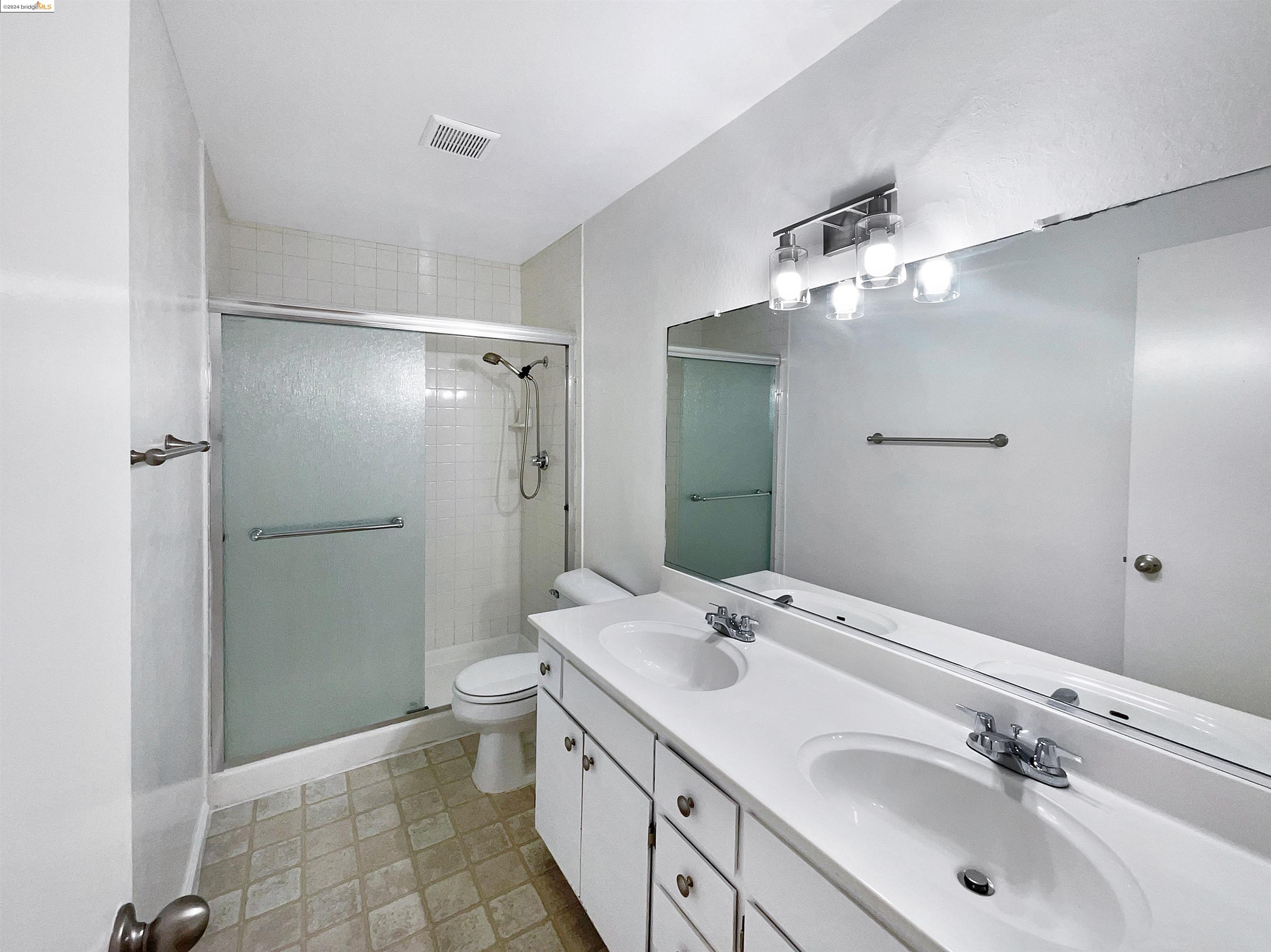 Detail Gallery Image 5 of 37 For 816 Camelback, Pleasant Hill,  CA 94523 - 2 Beds | 2 Baths