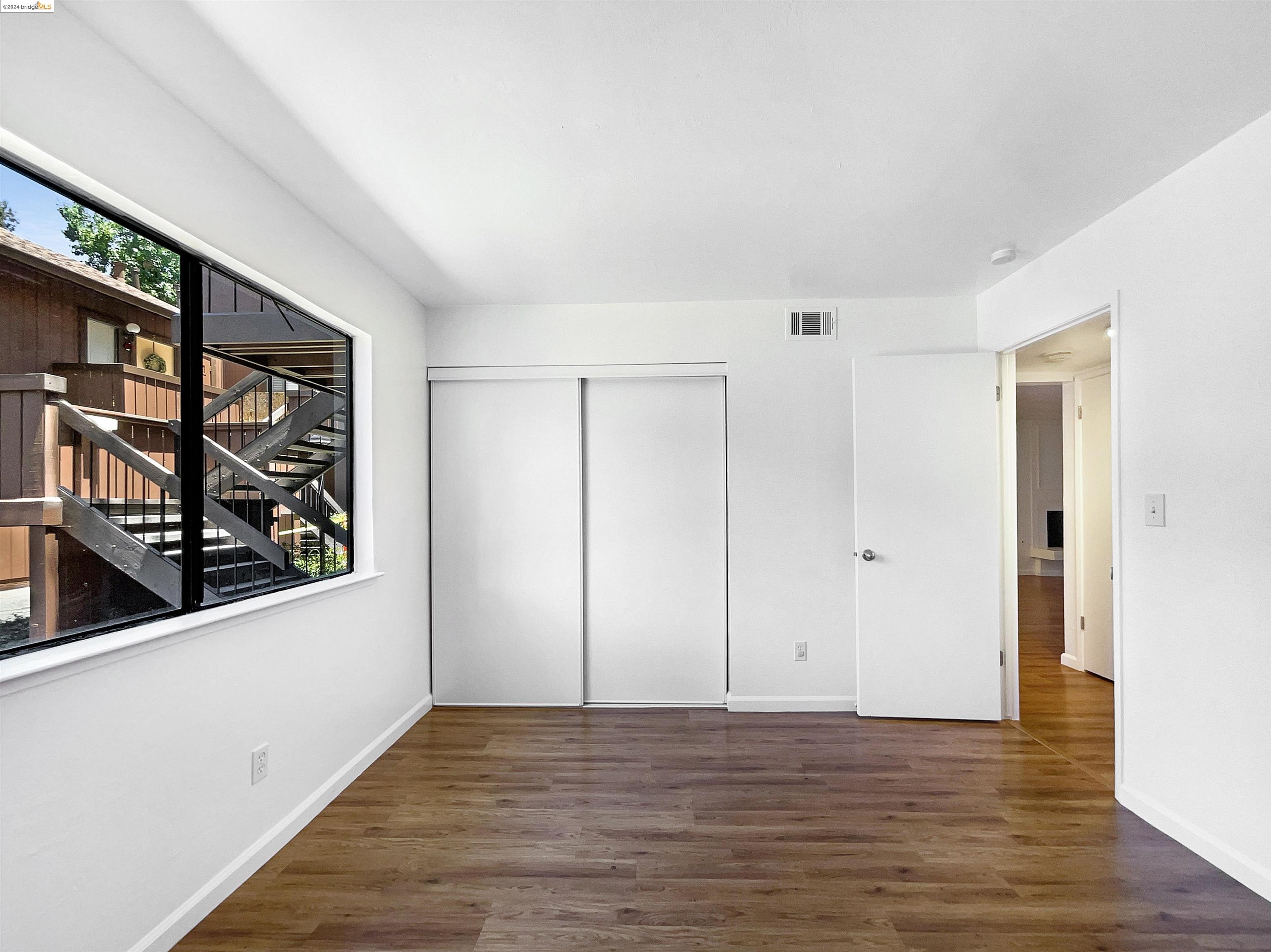 Detail Gallery Image 9 of 37 For 816 Camelback, Pleasant Hill,  CA 94523 - 2 Beds | 2 Baths