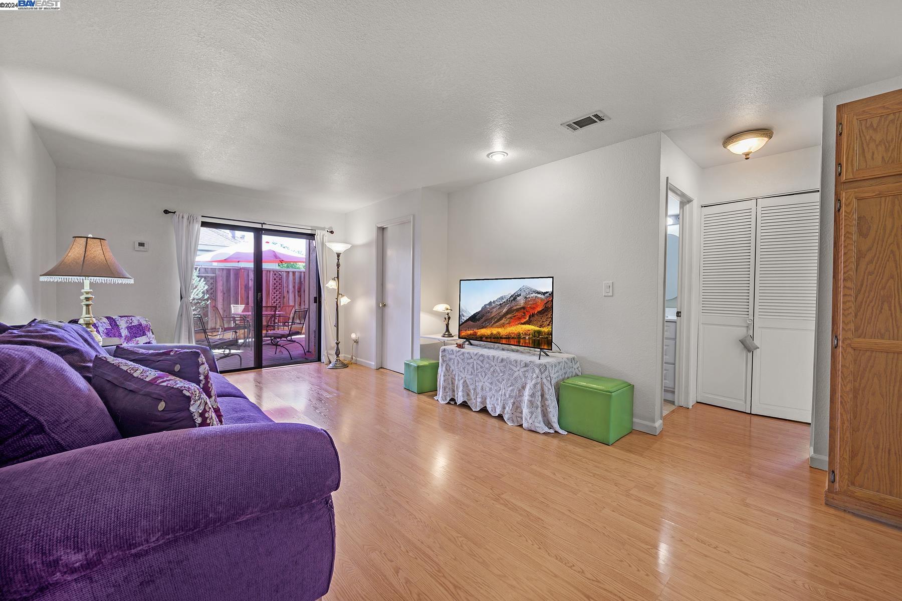 Photo #6: 41066700 Listing 