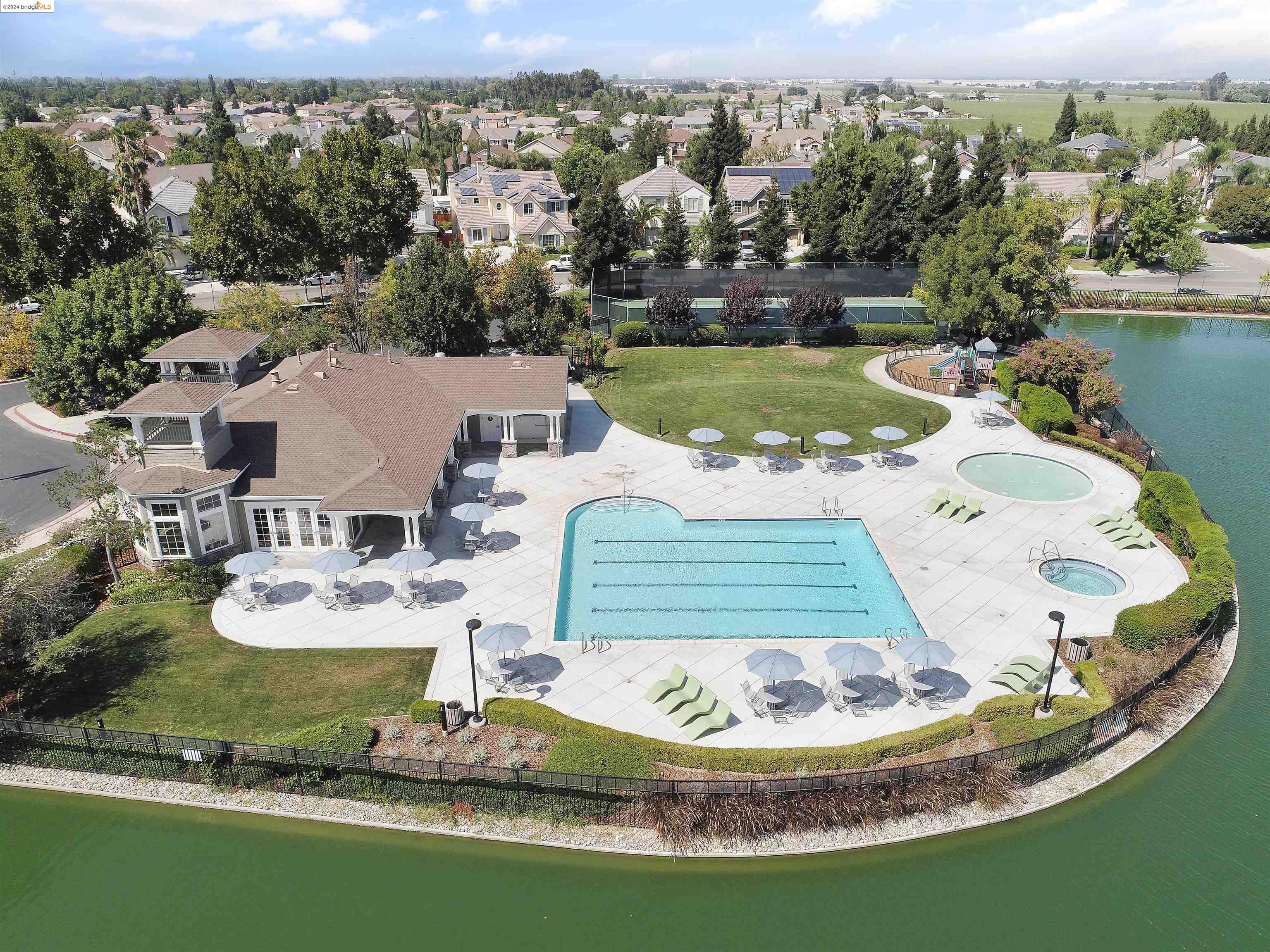Detail Gallery Image 27 of 28 For 2395 Berryessa Ct, Tracy,  CA 95304 - 4 Beds | 3 Baths