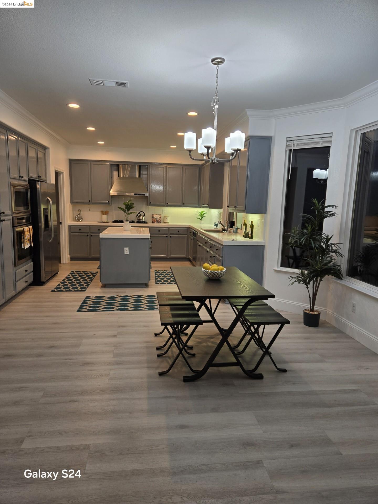 Detail Gallery Image 10 of 28 For 2395 Berryessa Ct, Tracy,  CA 95304 - 4 Beds | 3 Baths