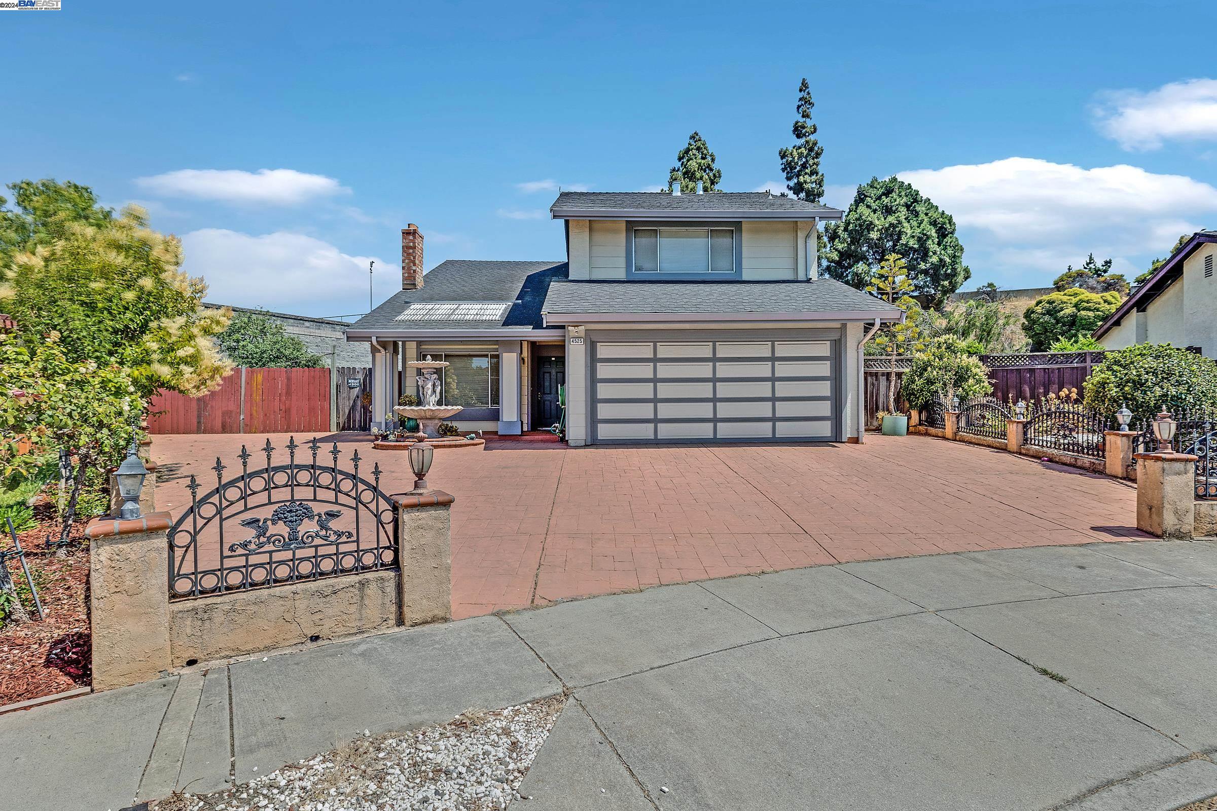 Detail Gallery Image 1 of 1 For 4525 Donalbain Cir, Fremont,  CA 94555 - 4 Beds | 2/1 Baths