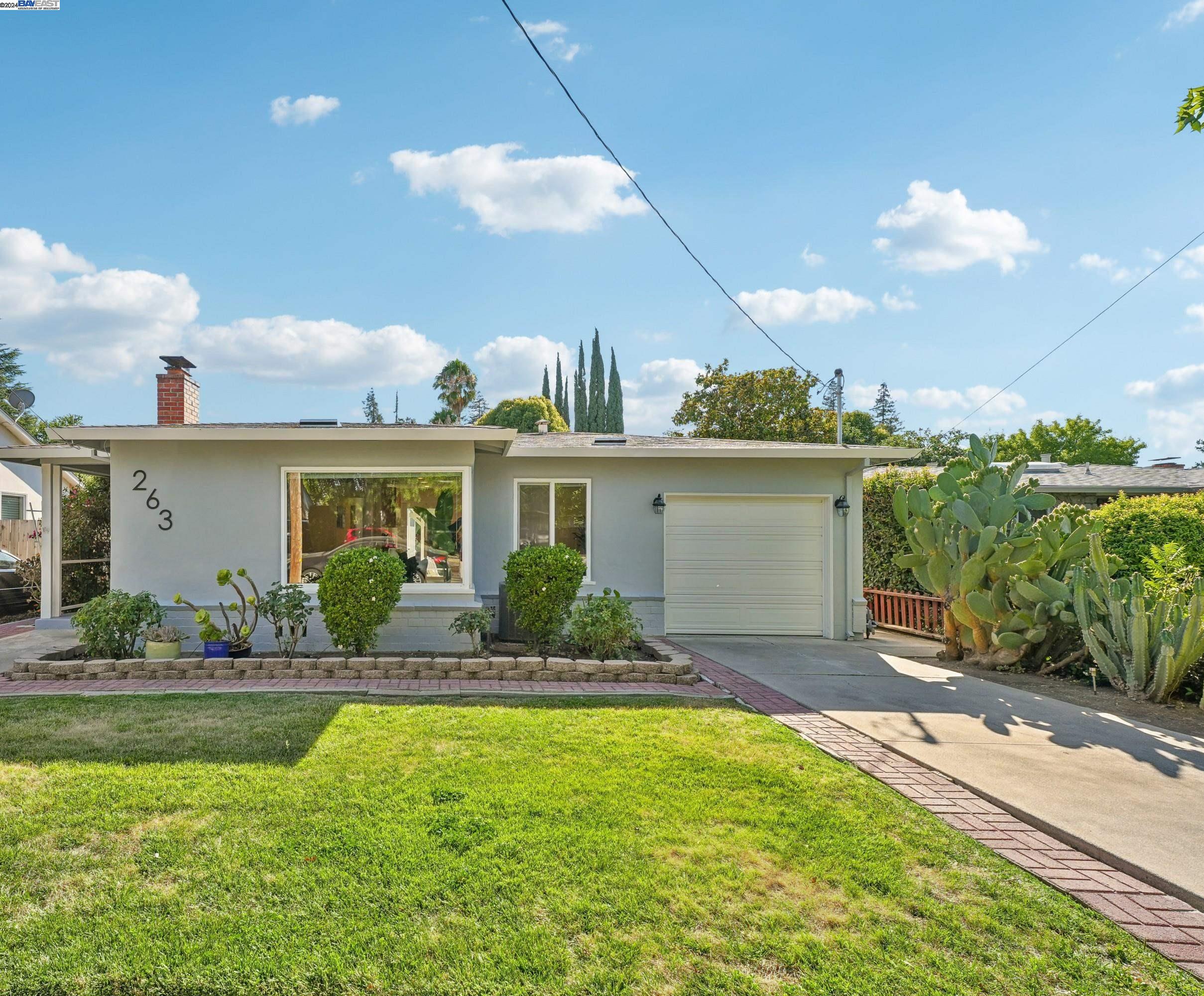 Detail Gallery Image 1 of 1 For 263 S R St, Livermore,  CA 94550 - 2 Beds | 1 Baths