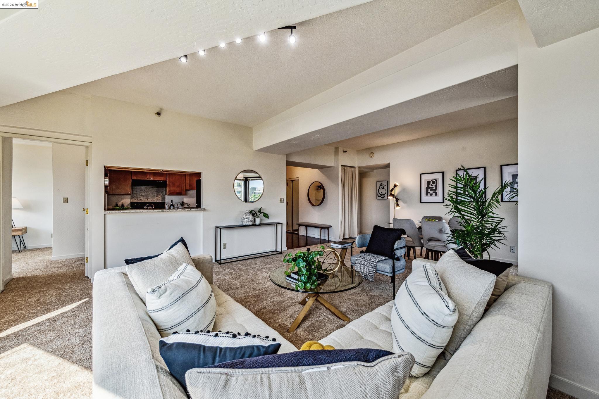 Photo #6: 41066789 Listing 