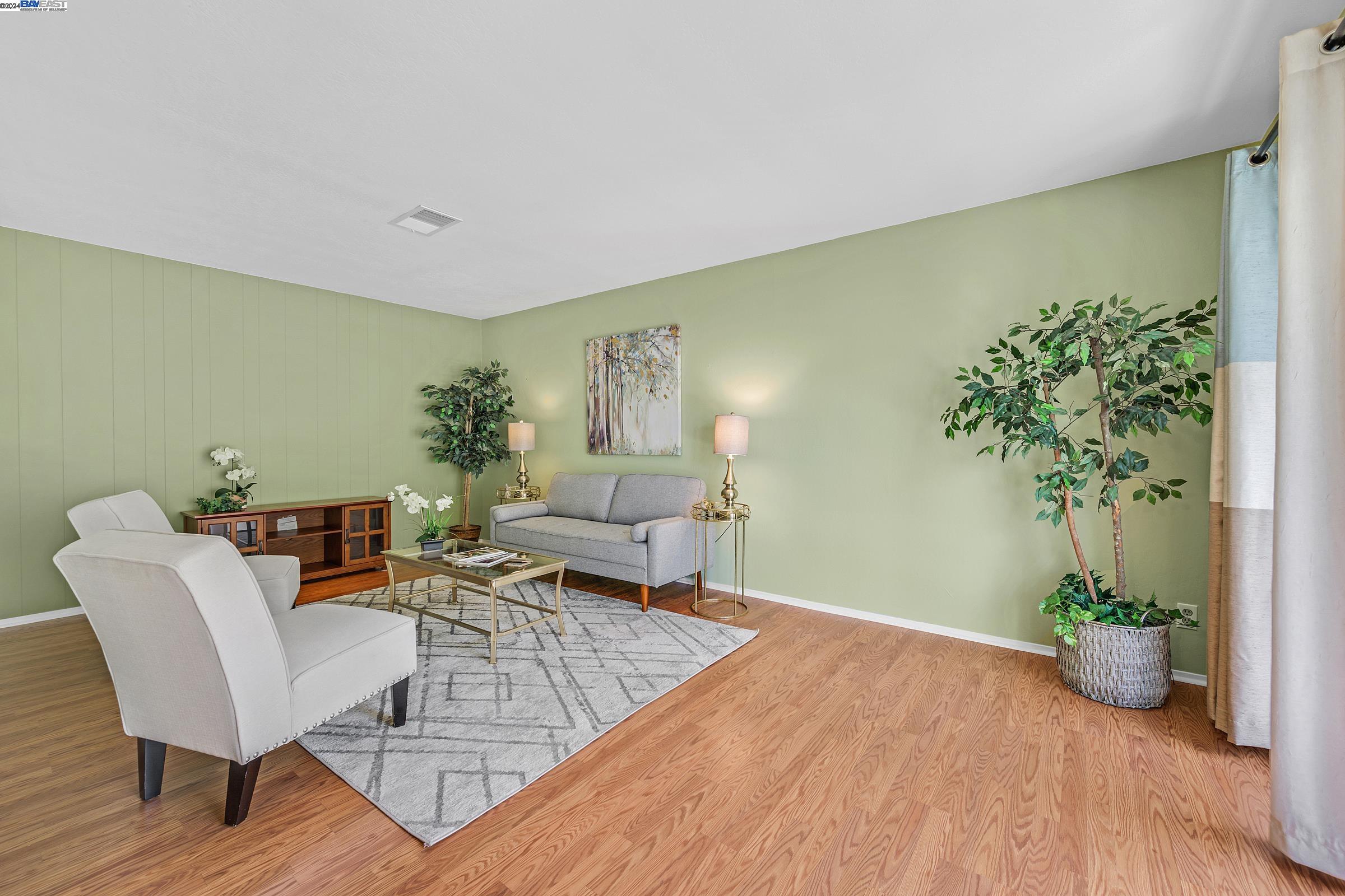Photo #2: 41066822 Listing 