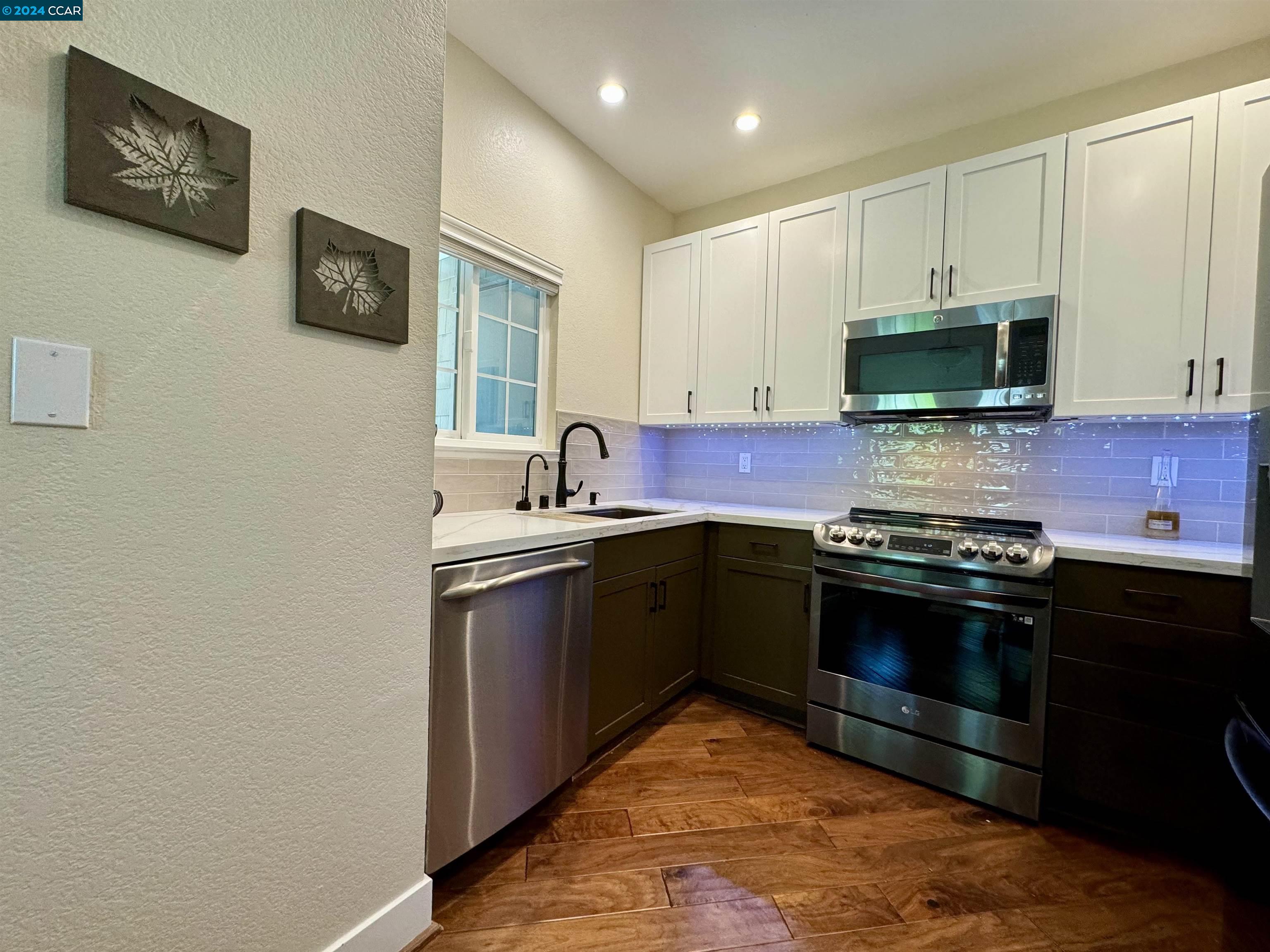 Photo #6: 41066878 Listing 