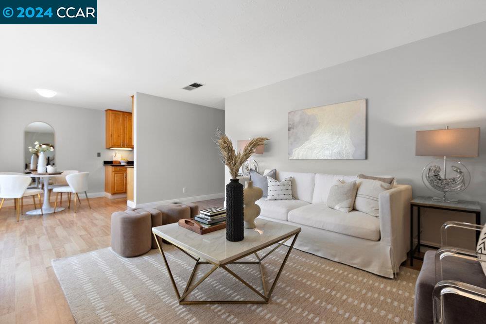 Photo #5: 41066880 Listing 