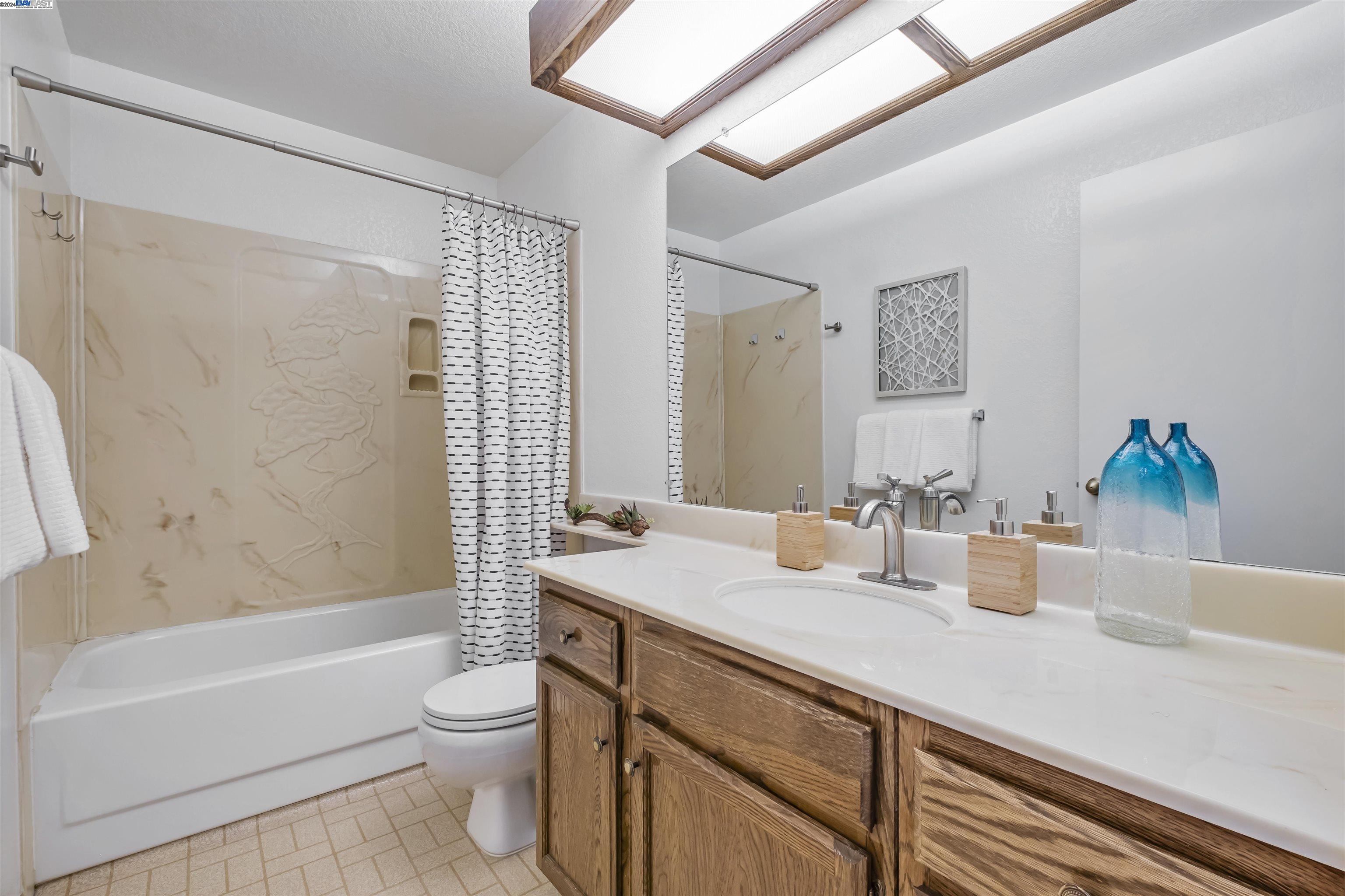 Detail Gallery Image 28 of 41 For 14564 Outrigger Dr, San Leandro,  CA 94577 - 3 Beds | 2/1 Baths