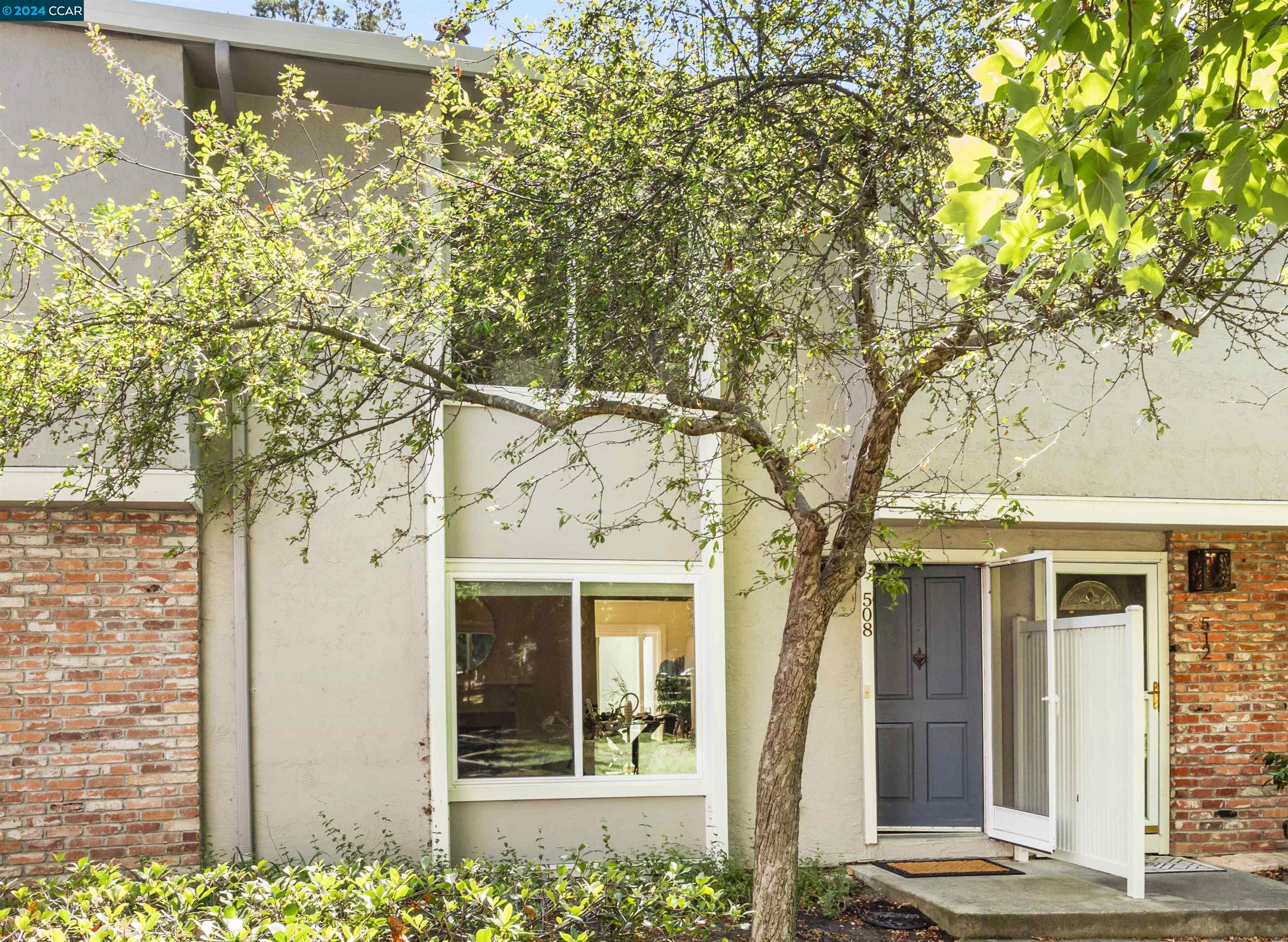 Photo #2: 41066955 Listing 