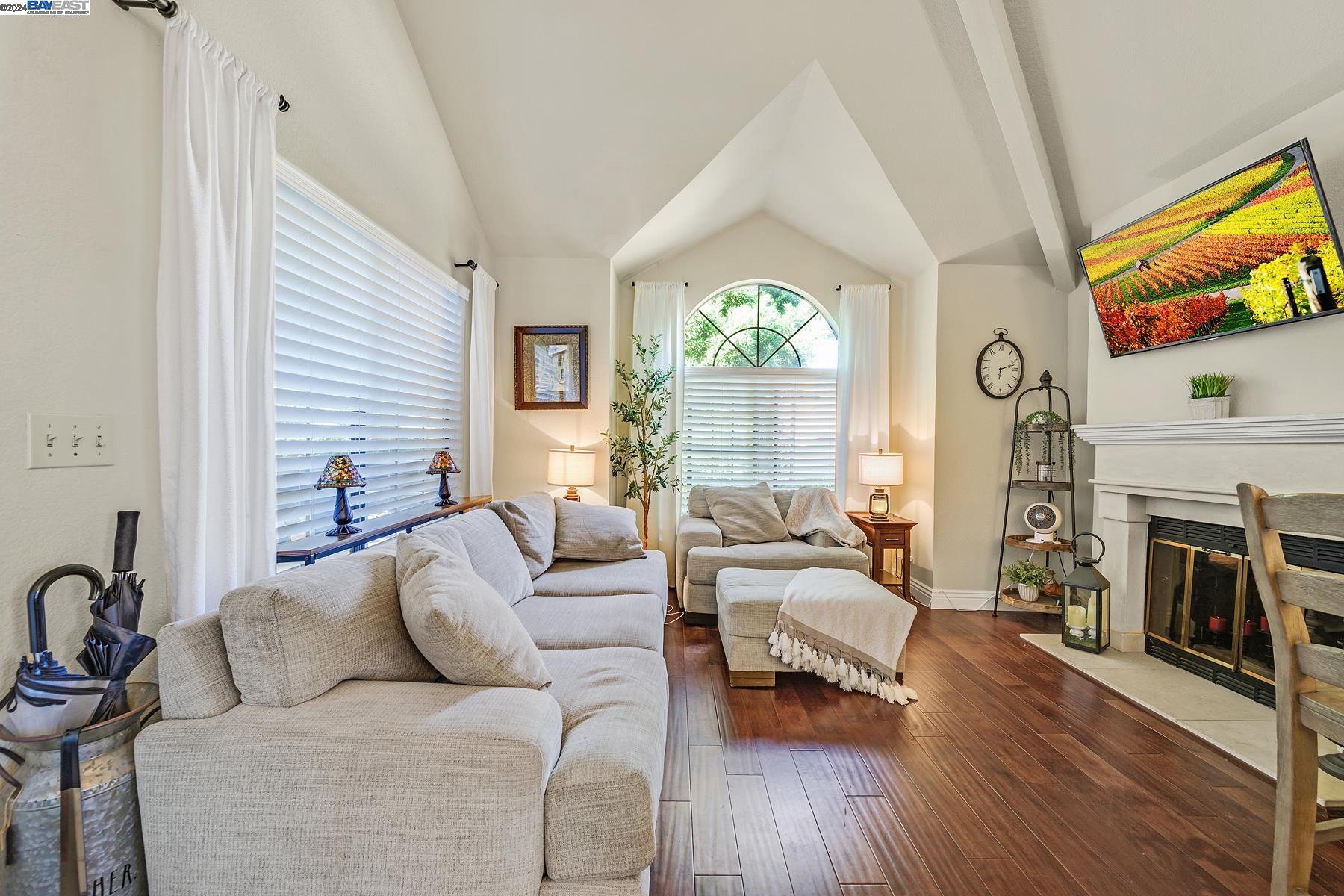 Photo #2: 41067003 Listing 