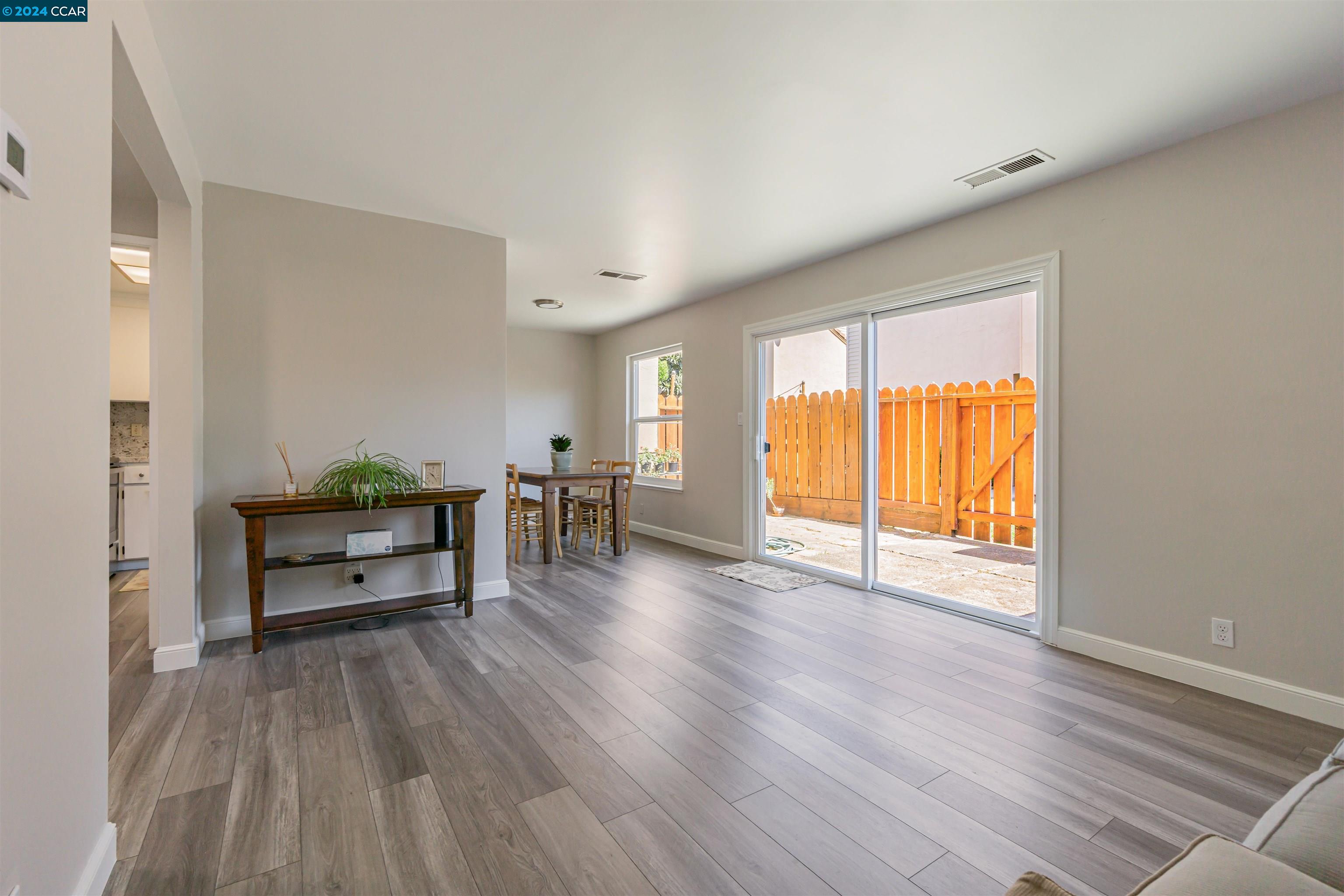 Photo #5: 41067064 Listing 