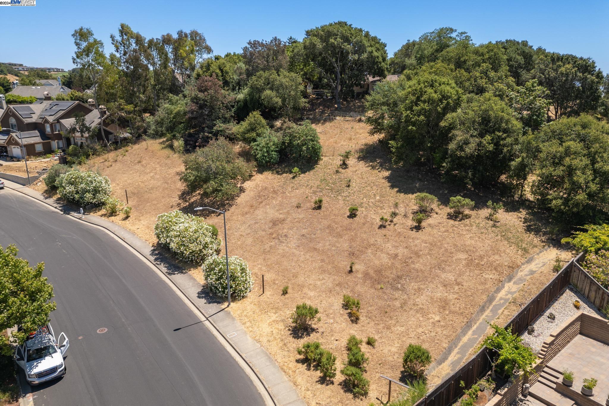 Detail Gallery Image 1 of 14 For #1 Barn Rock Dr, Hayward,  CA 94542 - – Beds | – Baths