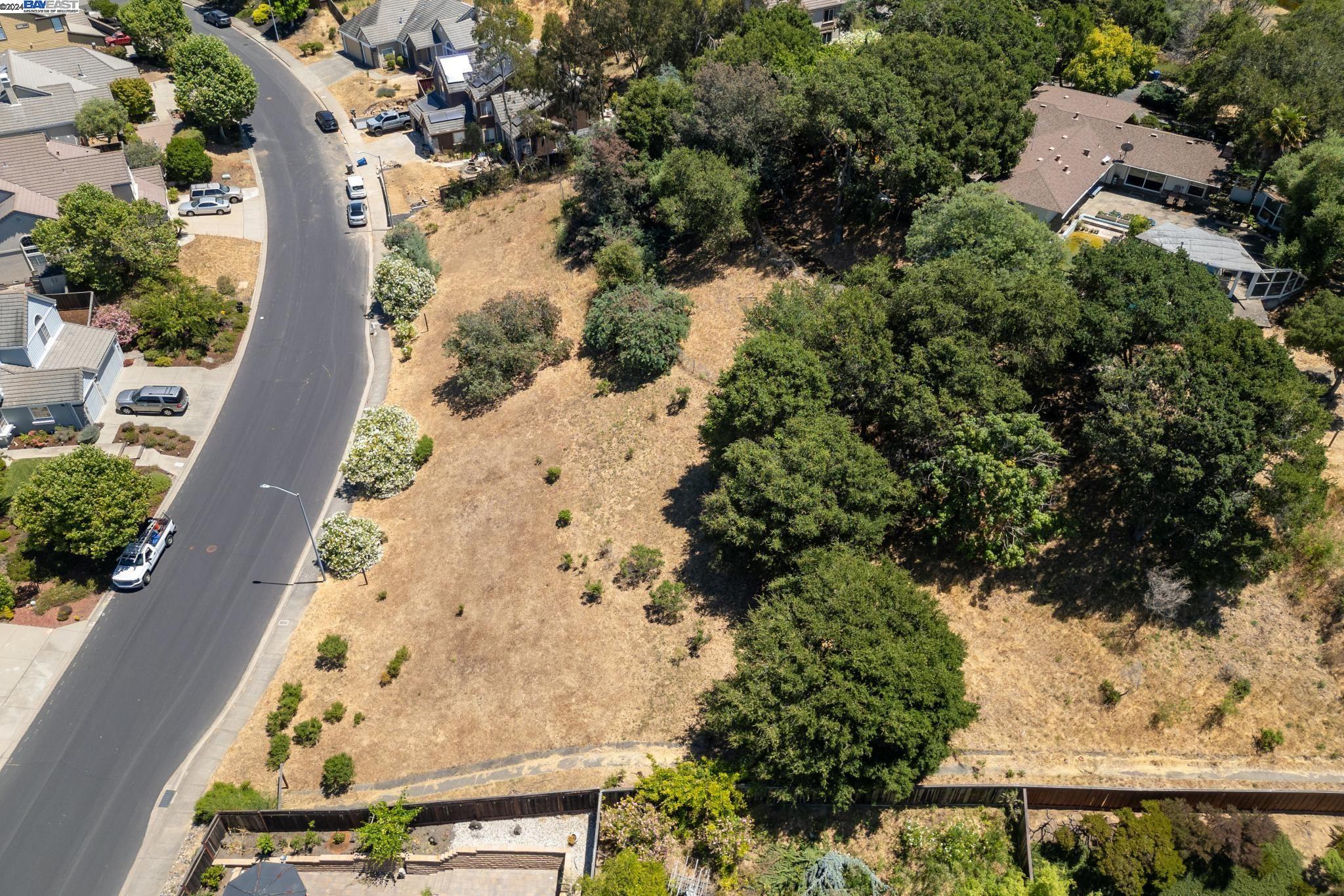Detail Gallery Image 10 of 14 For #1 Barn Rock Dr, Hayward,  CA 94542 - – Beds | – Baths