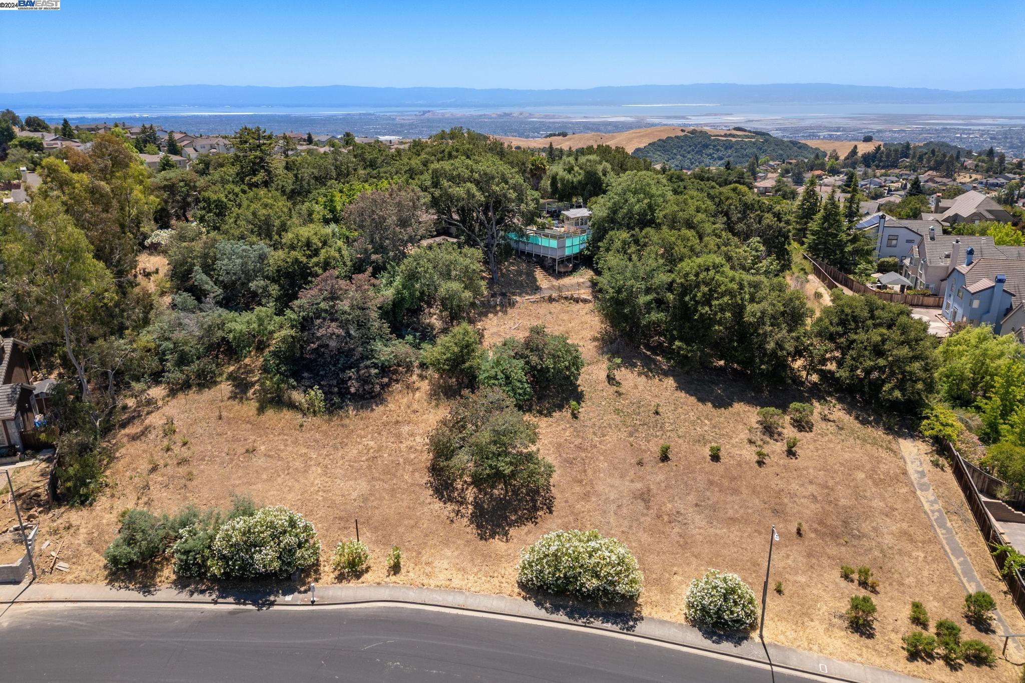 Detail Gallery Image 2 of 14 For #1 Barn Rock Dr, Hayward,  CA 94542 - – Beds | – Baths