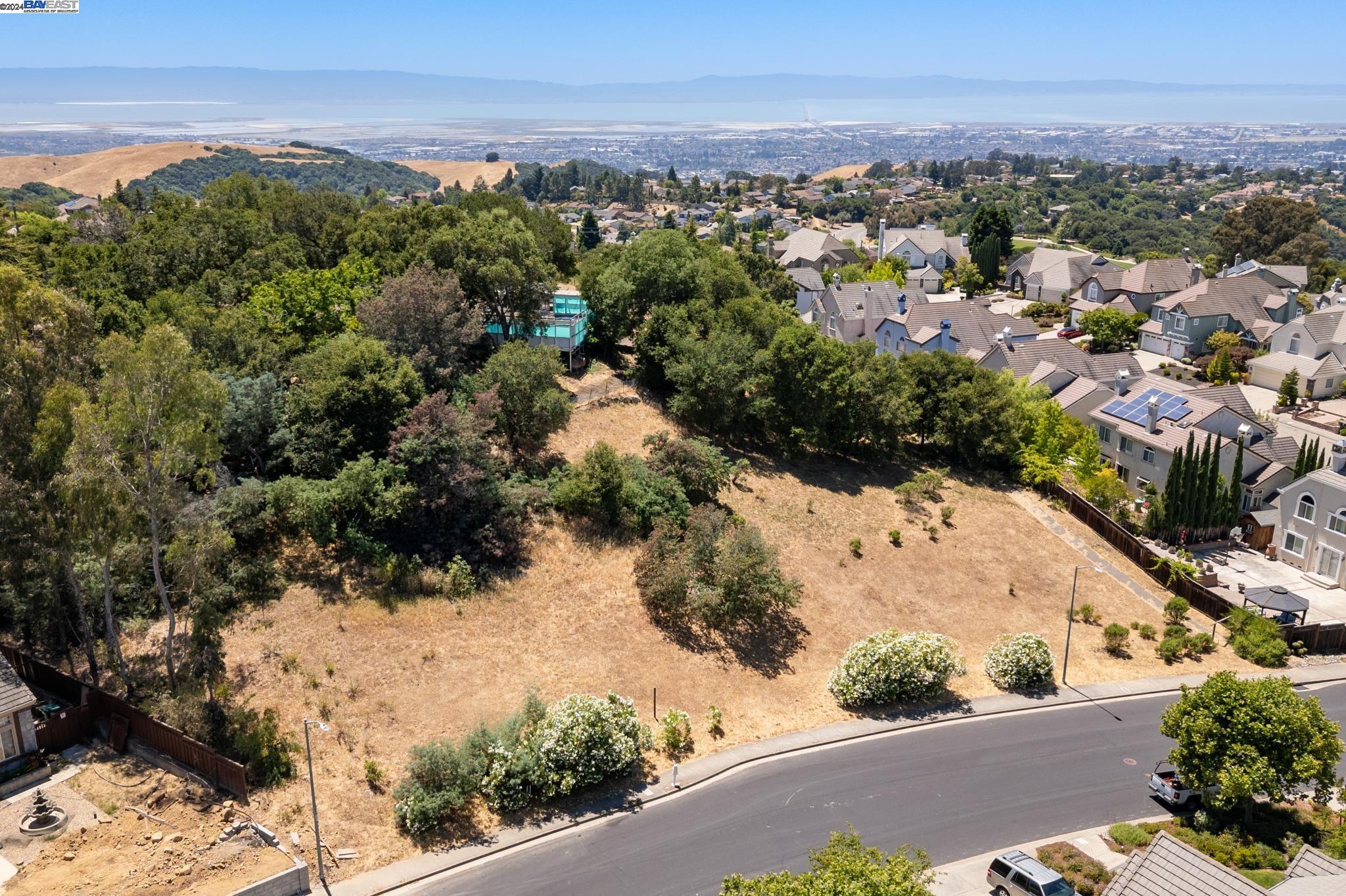 Detail Gallery Image 3 of 14 For #1 Barn Rock Dr, Hayward,  CA 94542 - – Beds | – Baths