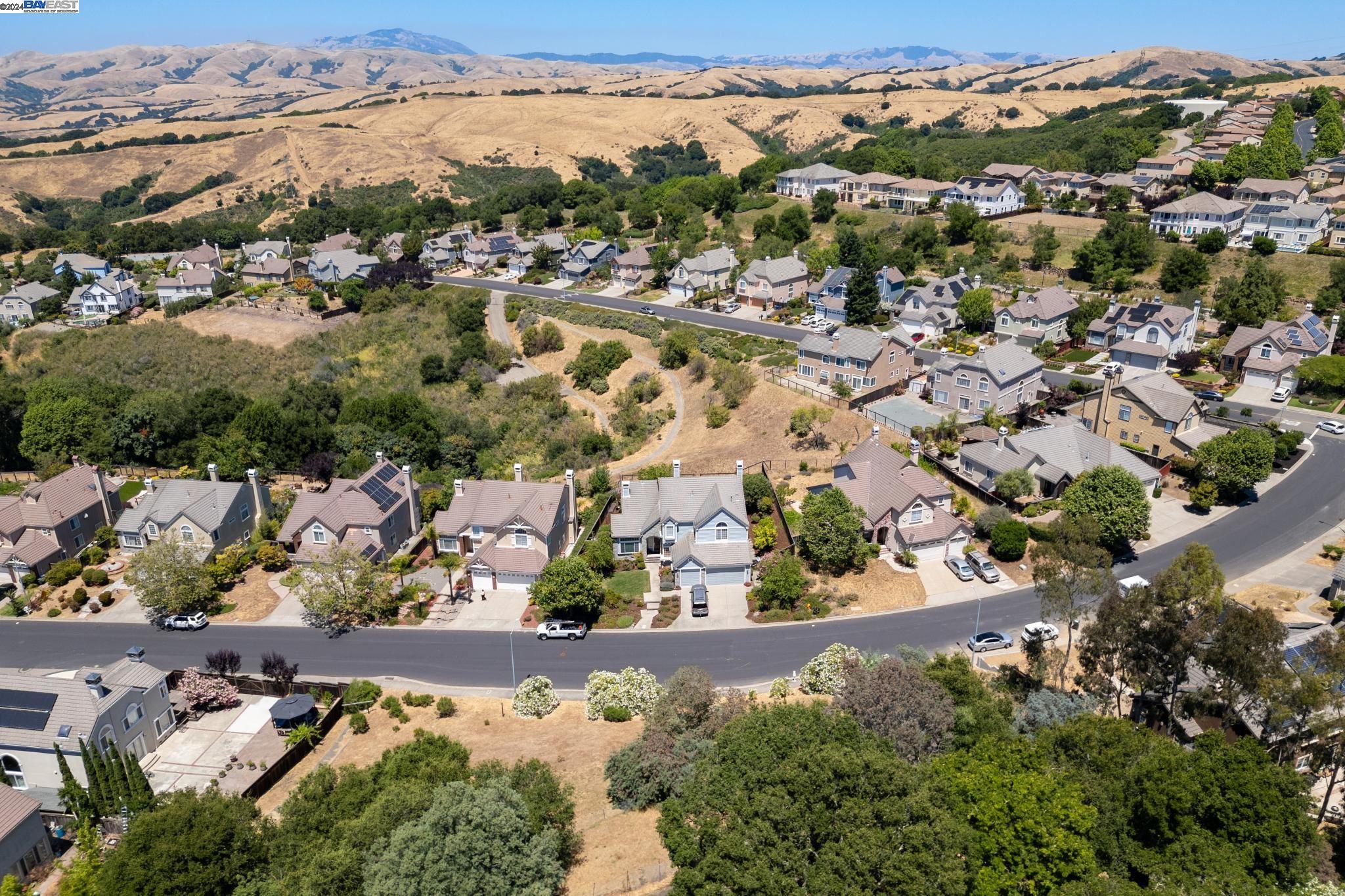 Detail Gallery Image 7 of 14 For #1 Barn Rock Dr, Hayward,  CA 94542 - – Beds | – Baths