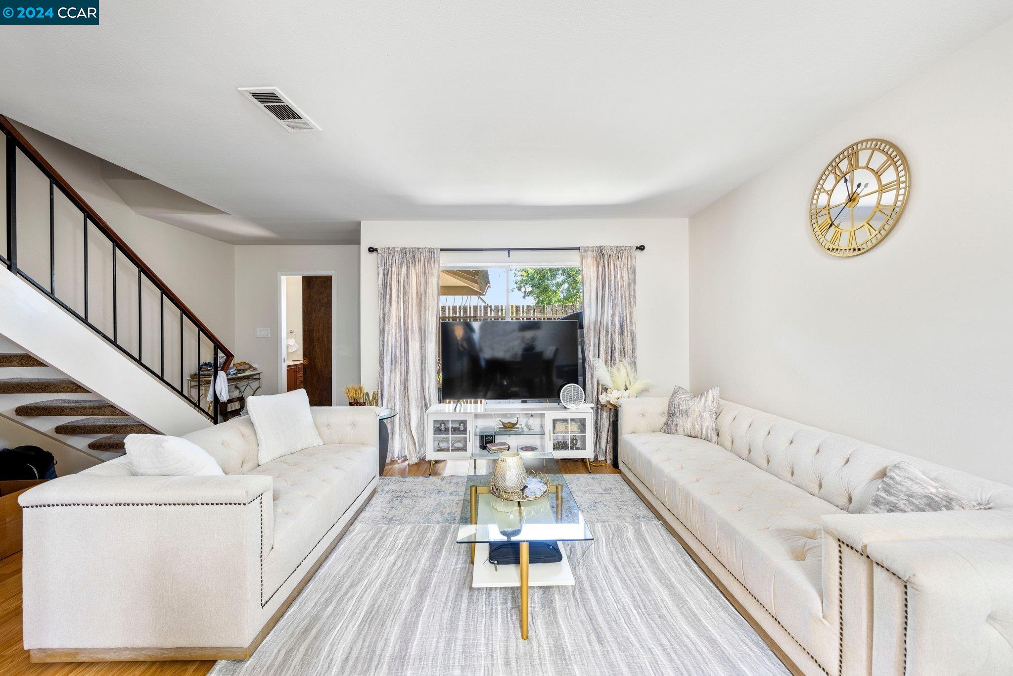 Photo #2: 41067190 Listing 