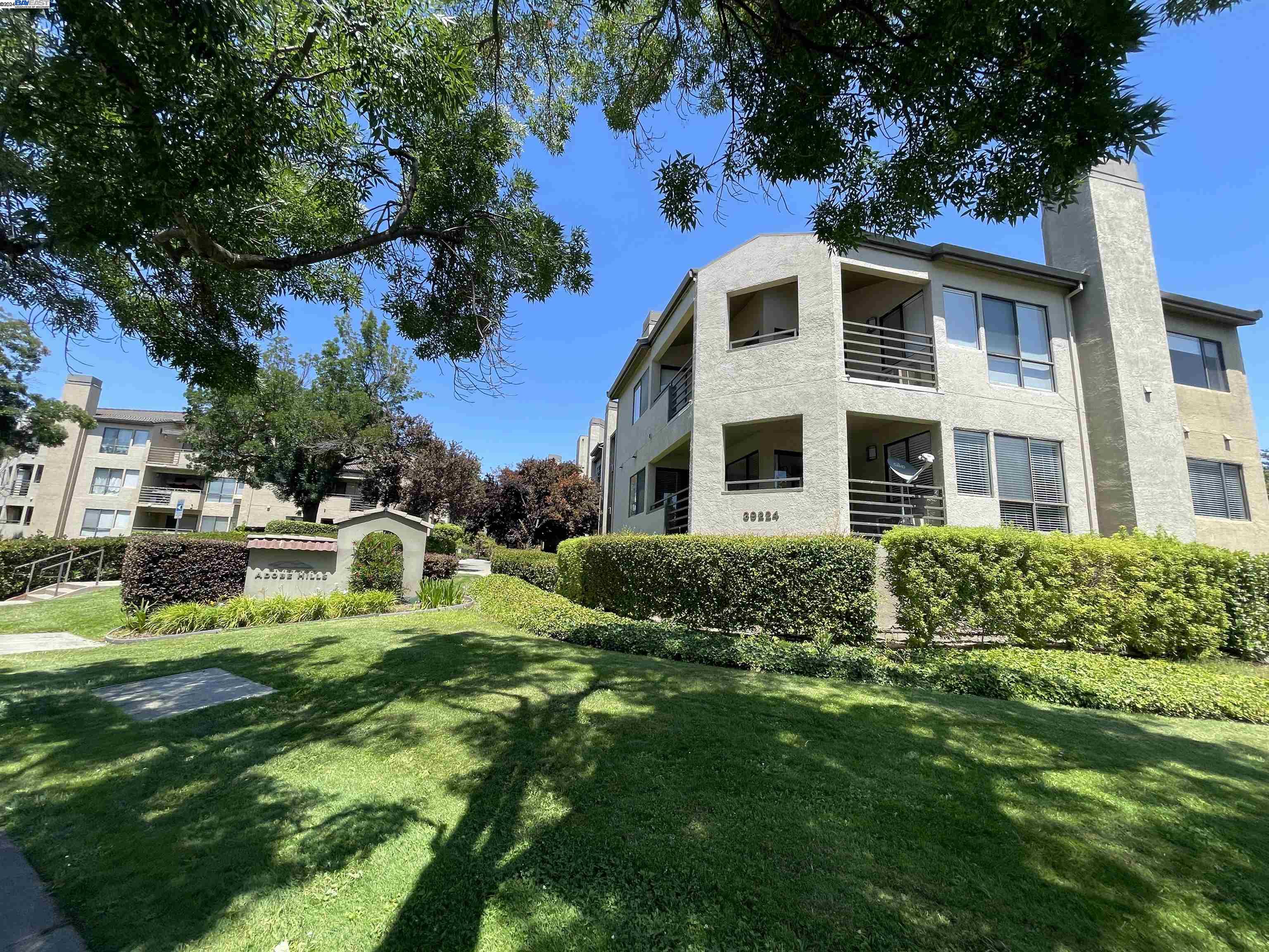 More Details about MLS # 41067212 : 39224 GUARDINO DR # 110