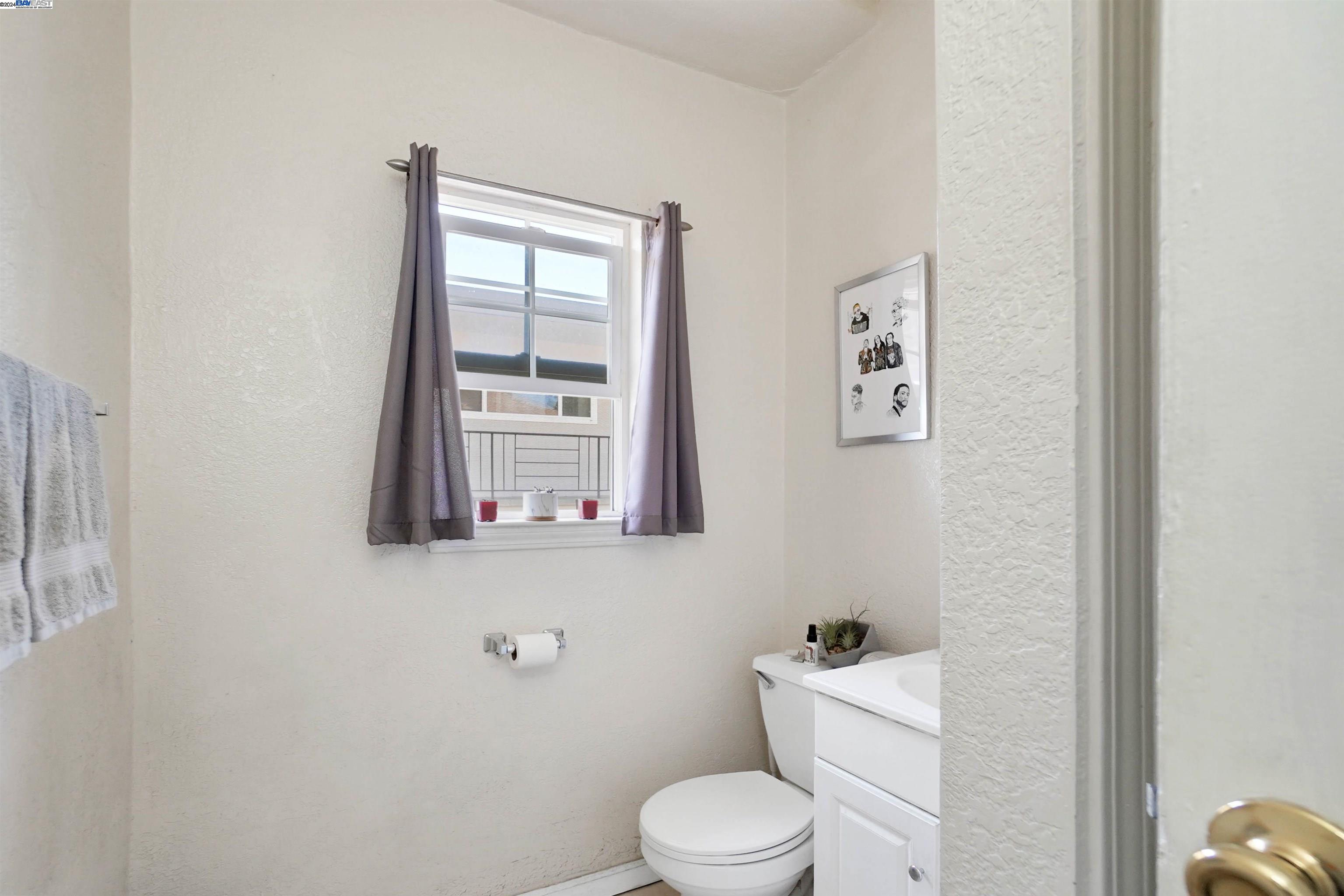 Detail Gallery Image 16 of 37 For 2125 38th Ave, Oakland,  CA 94601-3752 - – Beds | – Baths