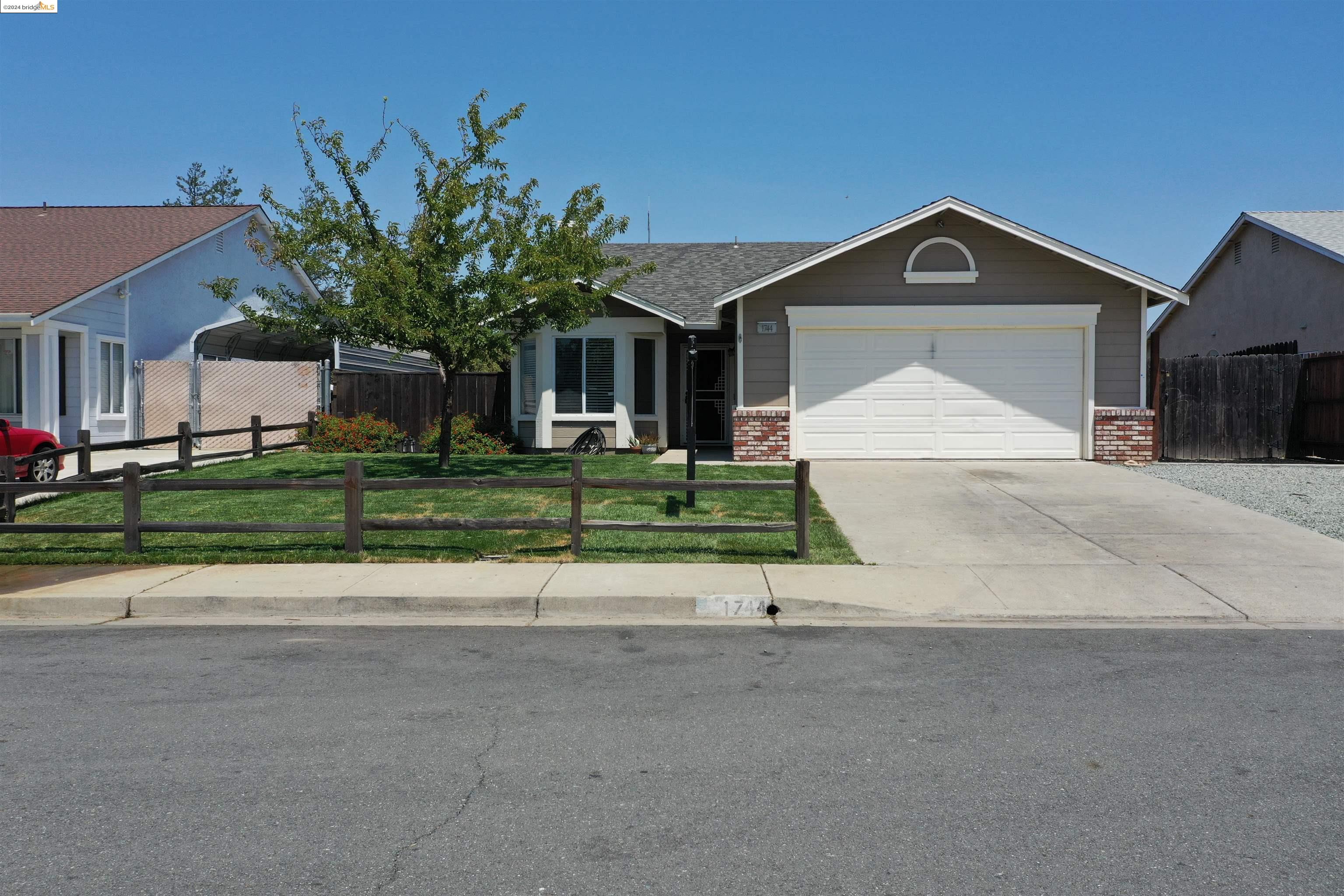 Detail Gallery Image 1 of 1 For 1744 Fairhaven Ct, Oakley,  CA 94561 - 3 Beds | 2 Baths