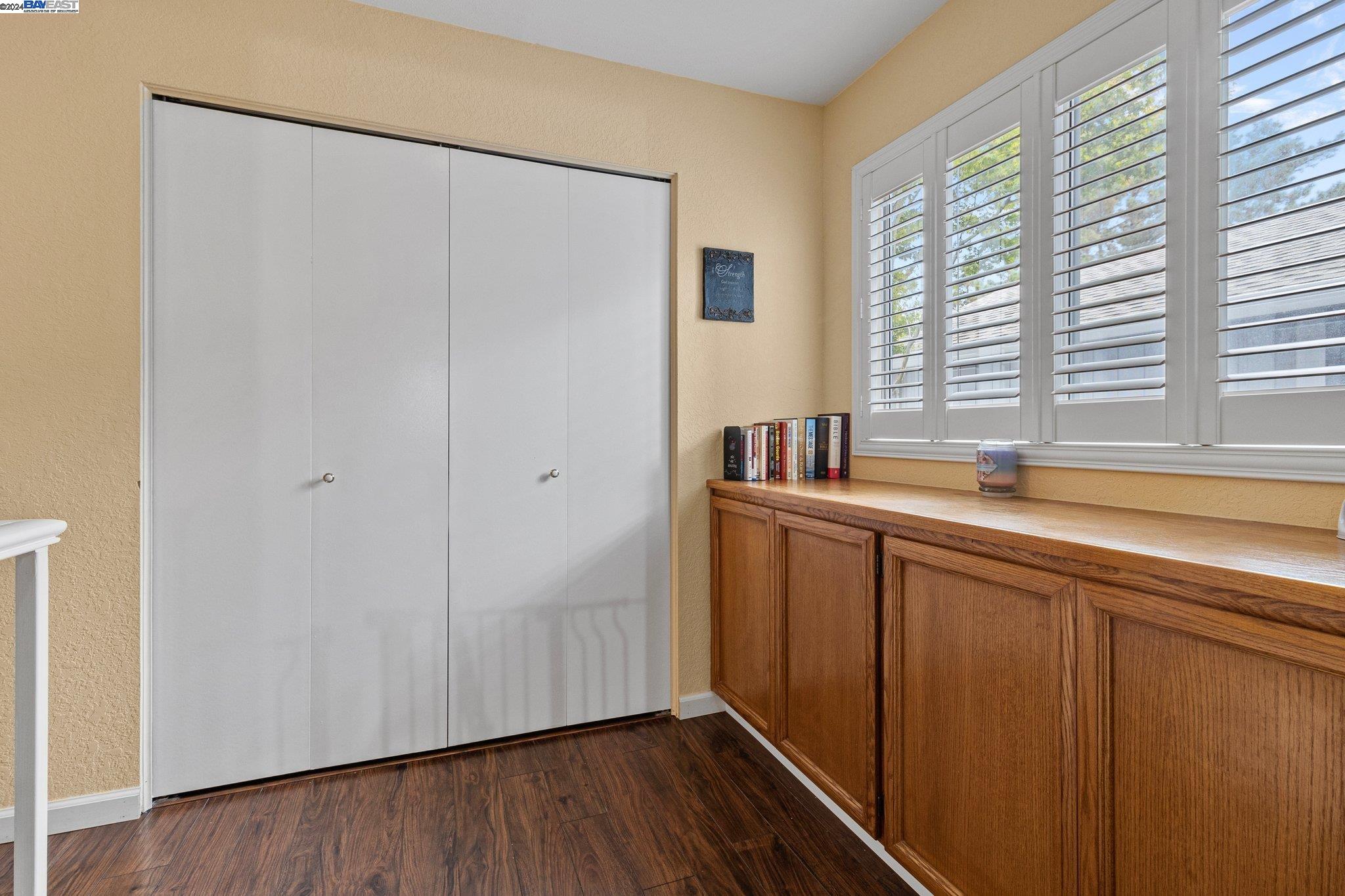 Detail Gallery Image 19 of 35 For 354 N Wildwood, Hercules,  CA 94547 - 3 Beds | 2/1 Baths