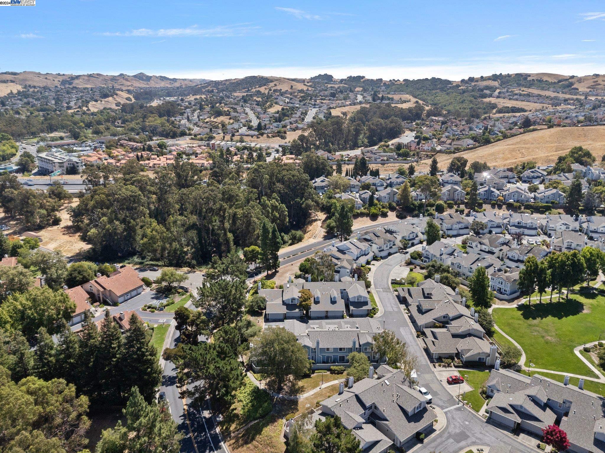 Detail Gallery Image 28 of 35 For 354 N Wildwood, Hercules,  CA 94547 - 3 Beds | 2/1 Baths