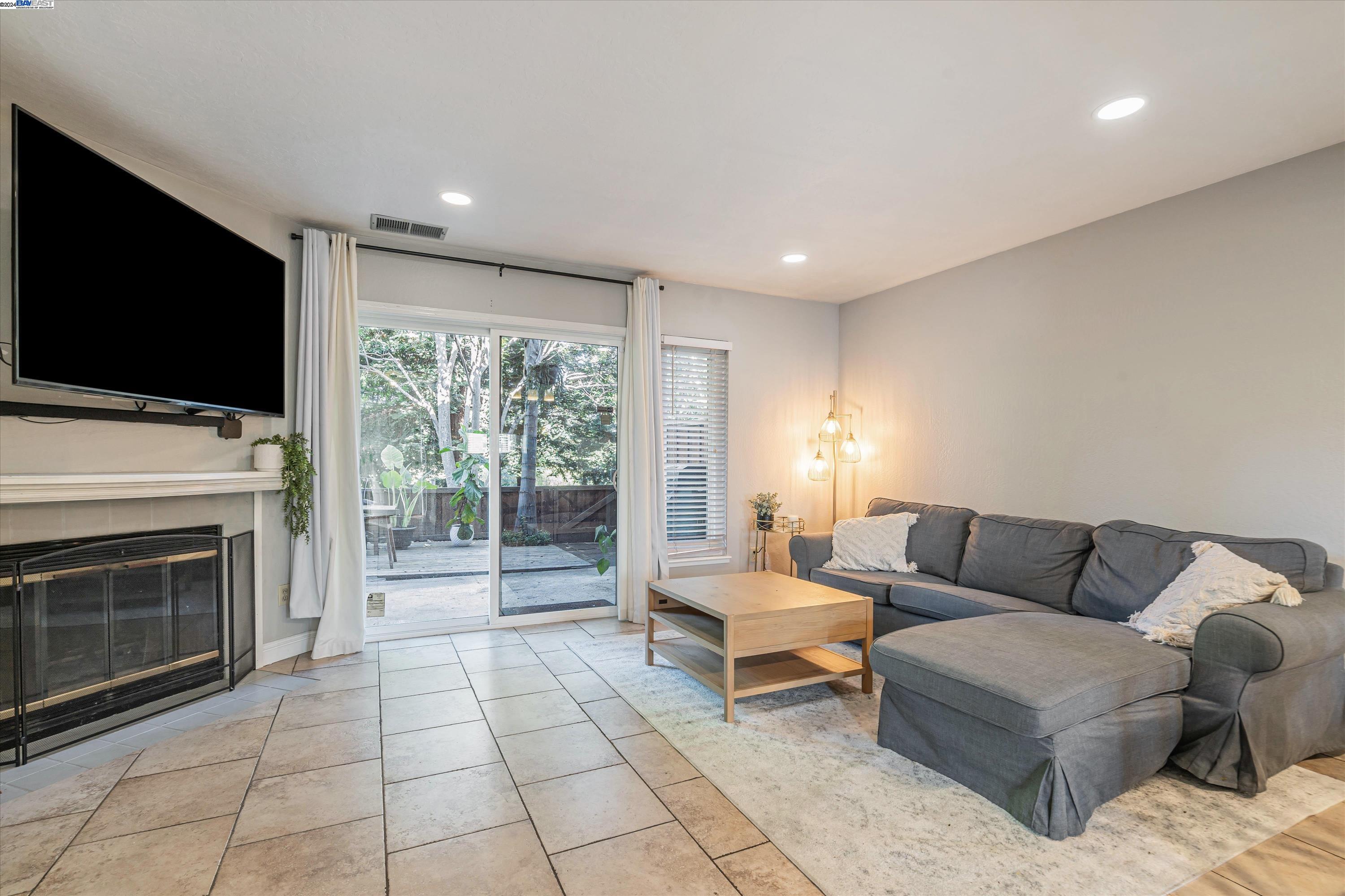 Photo #2: 41067408 Listing 