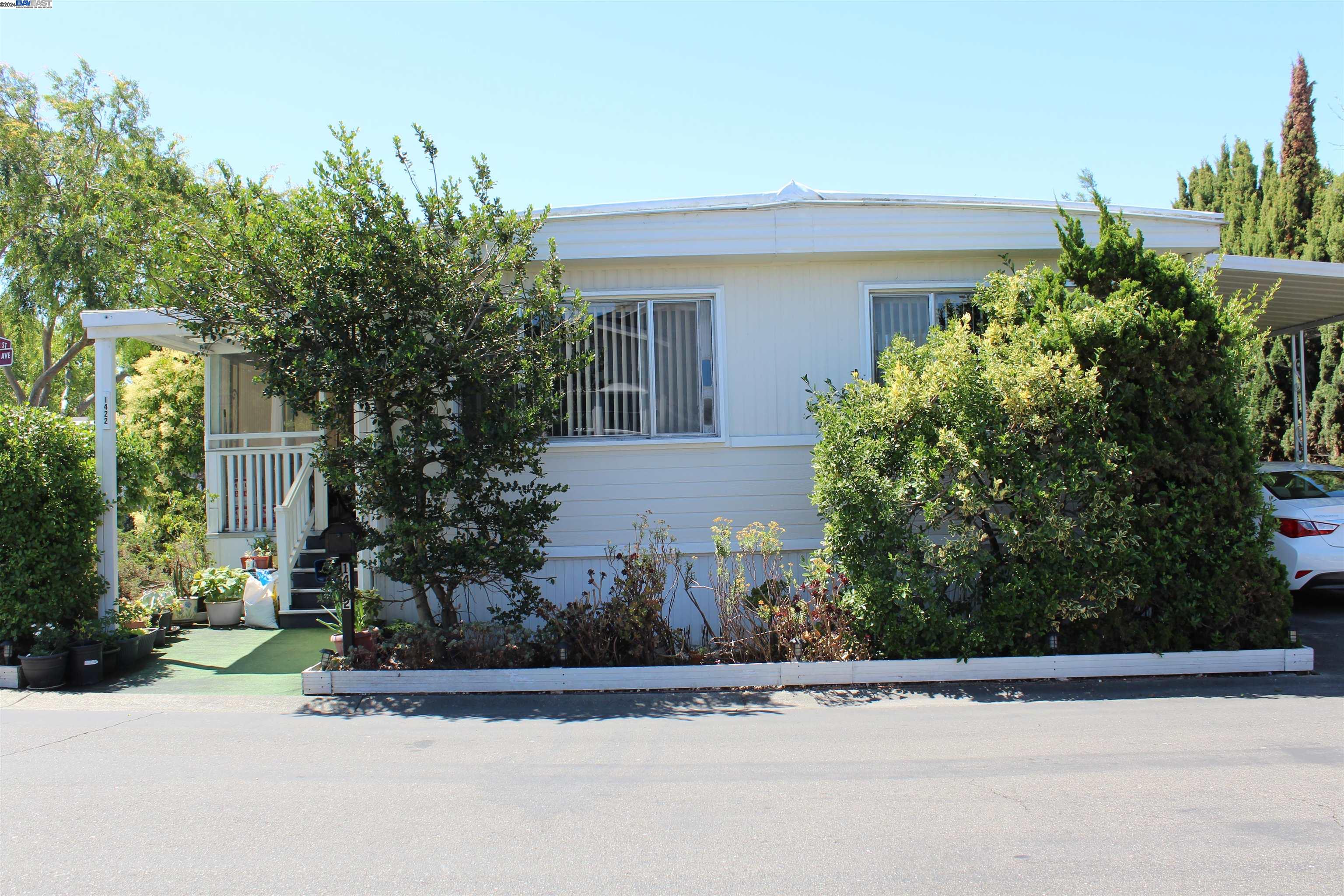 Detail Gallery Image 1 of 1 For 1422 Cartagena Ave, Hayward,  CA 94544 - 3 Beds | 2 Baths