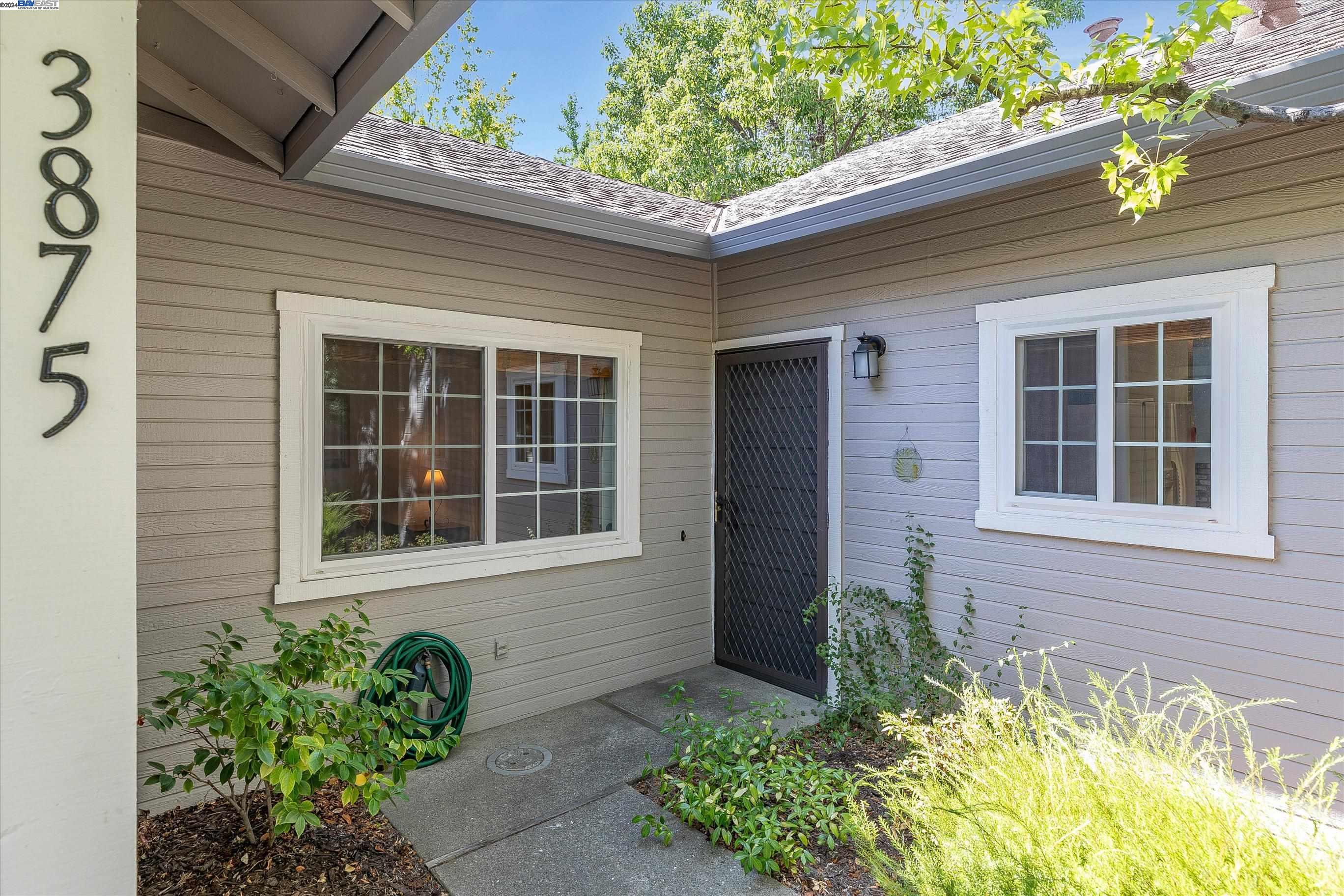 Photo #2: 41067588 Listing 