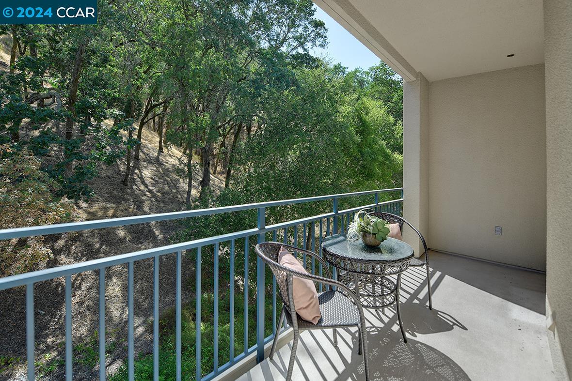 More Details about MLS # 41067639 : 5920 HORSEMANS CANYON DR # 1B