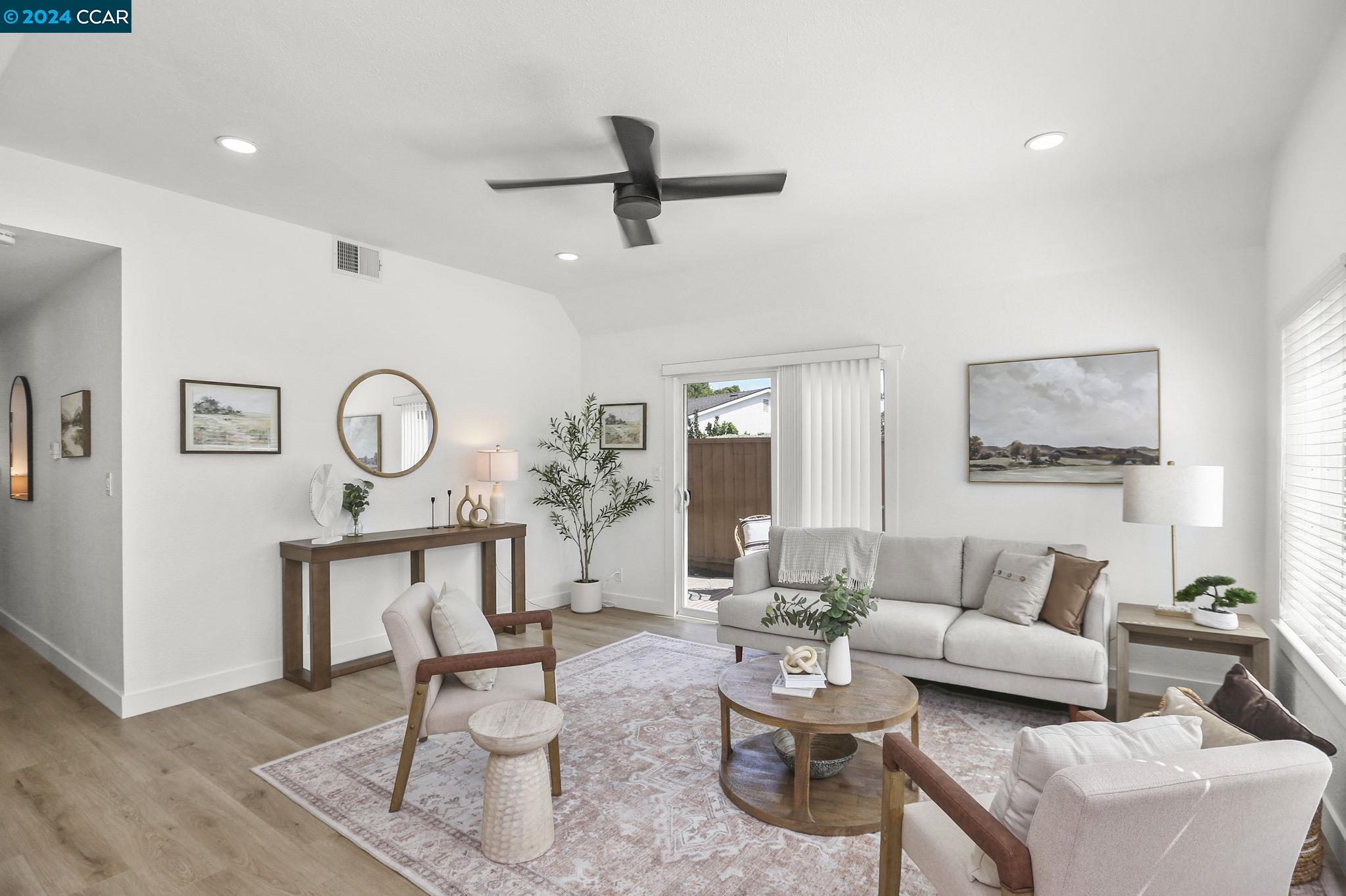 Photo #2: 41067655 Listing 