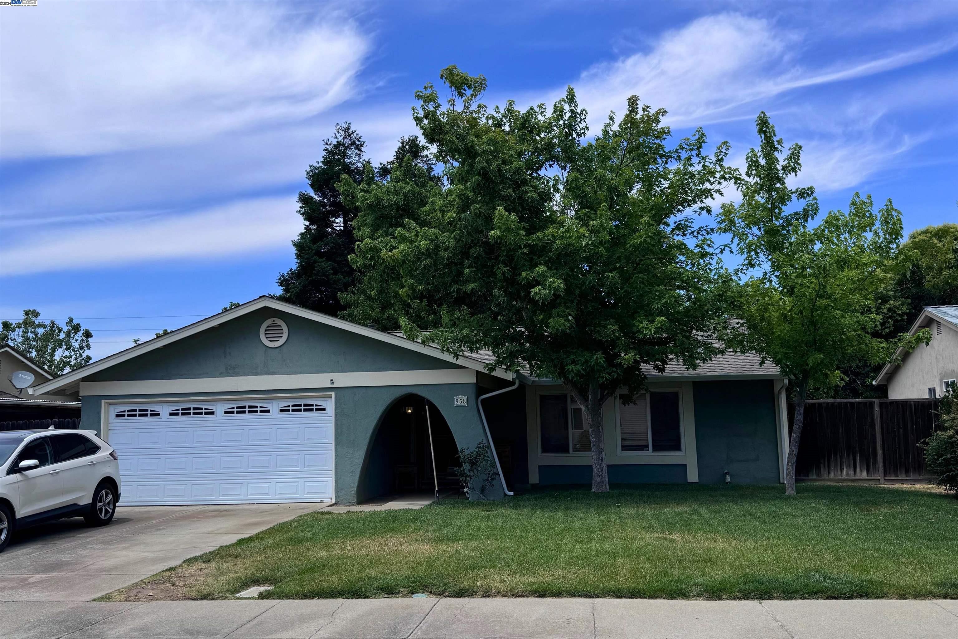 958 Delaware Way