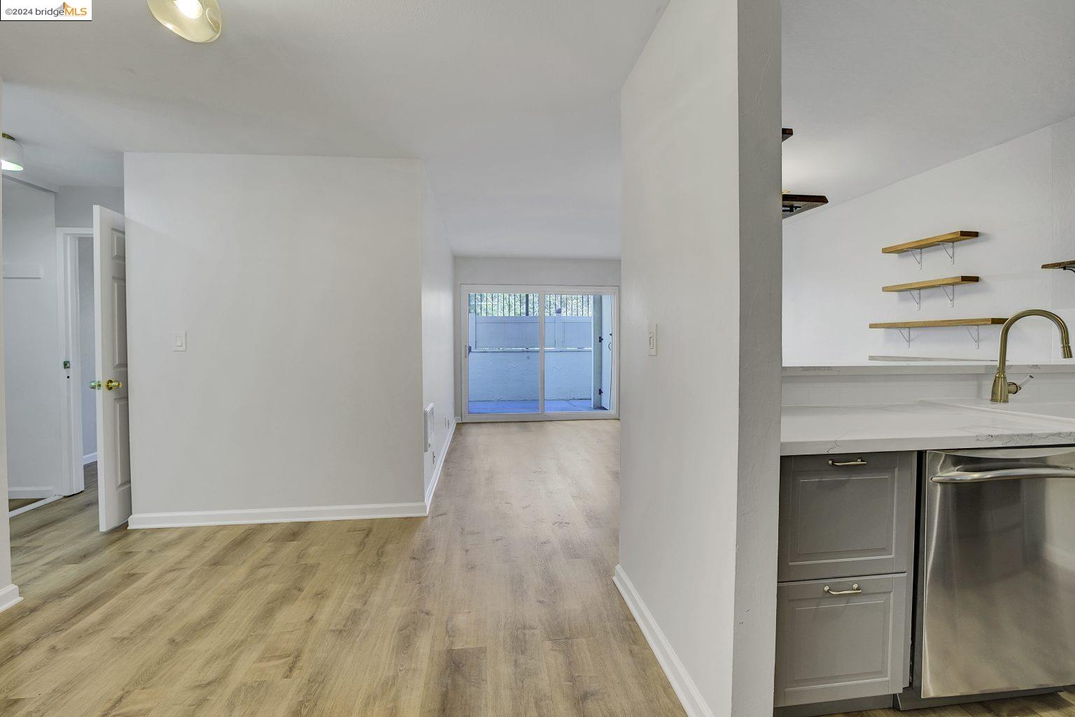 Photo #2: 41067711 Listing 