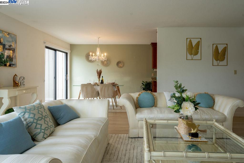 Detail Gallery Image 3 of 39 For 402 Laurel, Half Moon Bay,  CA 94019 - 2 Beds | 2 Baths
