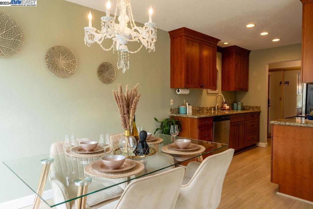 Detail Gallery Image 6 of 39 For 402 Laurel, Half Moon Bay,  CA 94019 - 2 Beds | 2 Baths