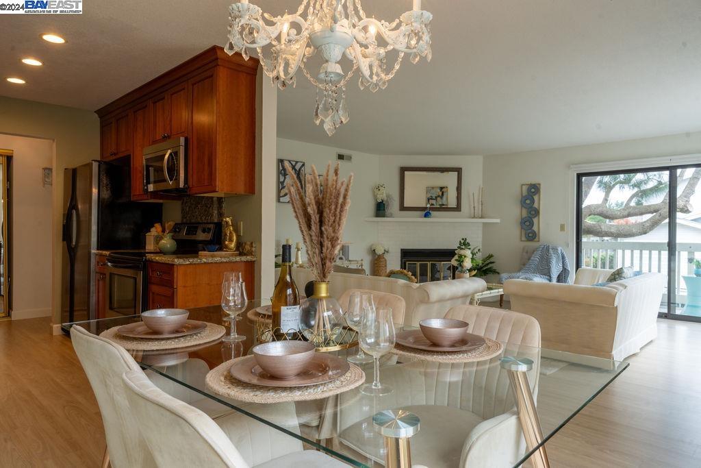 Detail Gallery Image 7 of 39 For 402 Laurel, Half Moon Bay,  CA 94019 - 2 Beds | 2 Baths