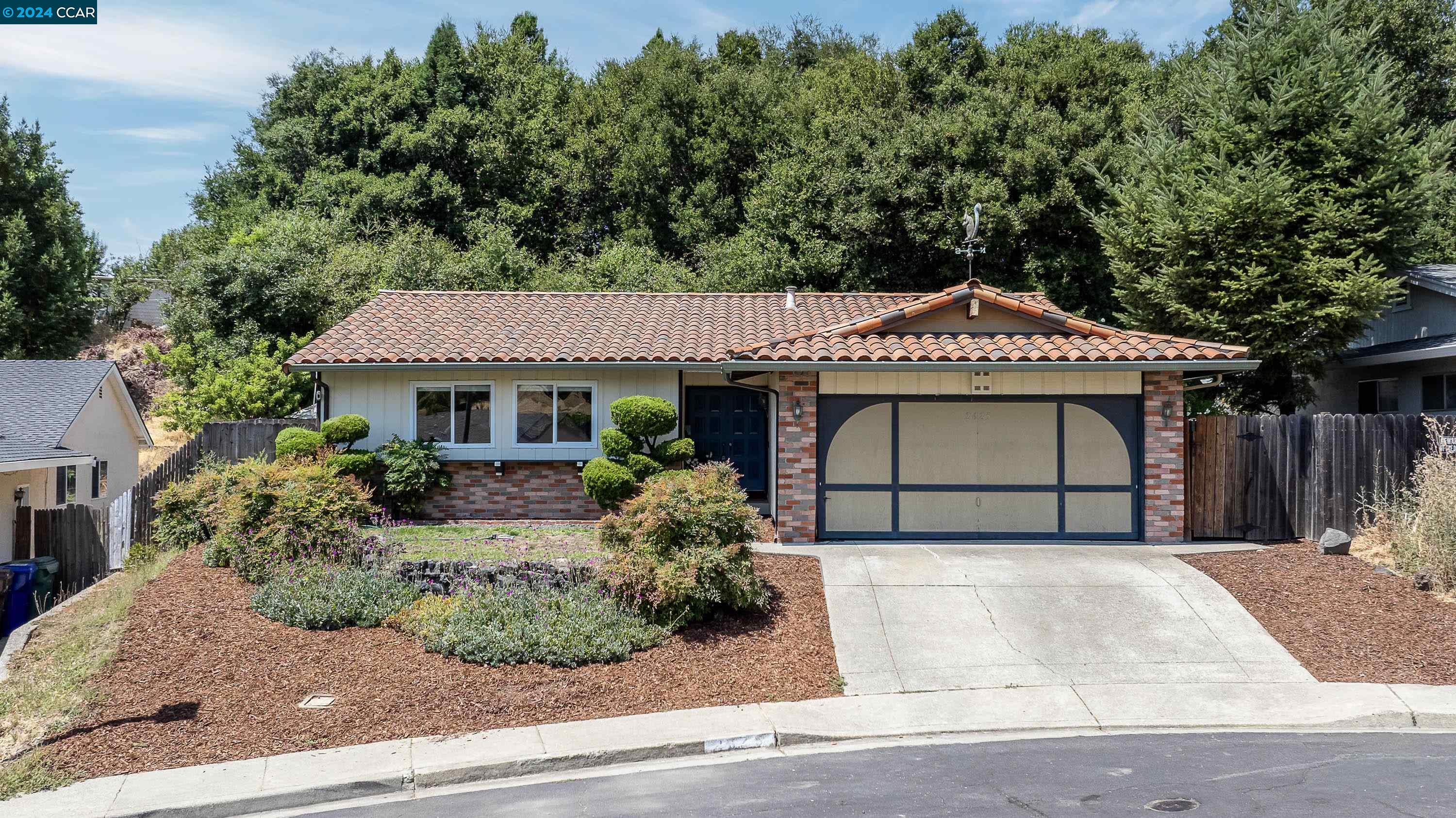 Detail Gallery Image 1 of 1 For 2625 Woodside Ct, Pinole,  CA 94564 - 3 Beds | 2 Baths