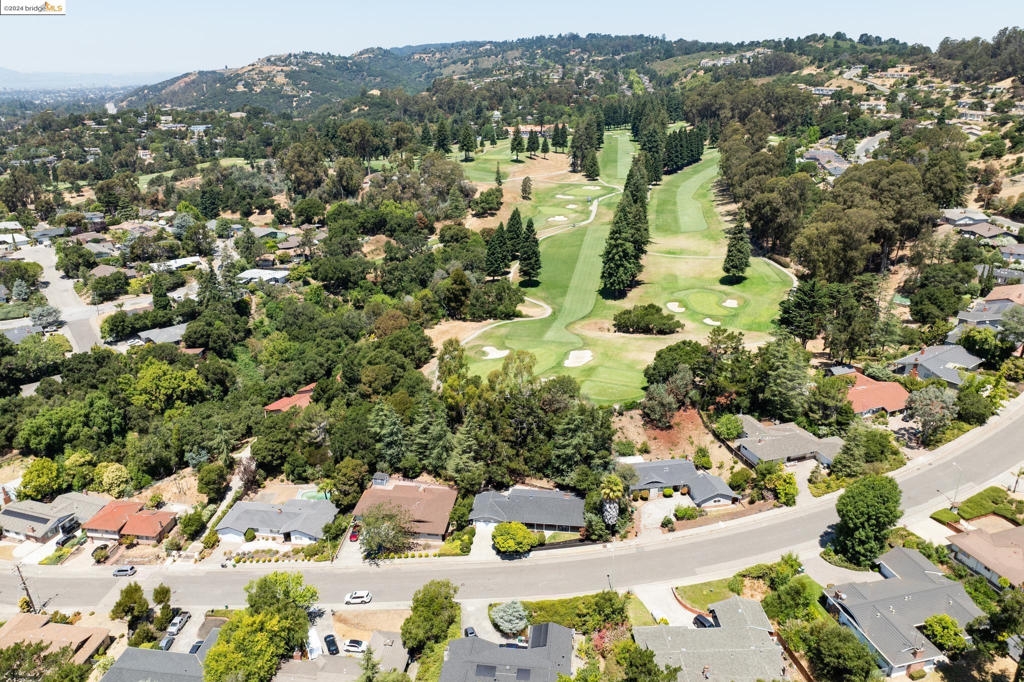 Detail Gallery Image 1 of 1 For 330 Elysian Fields Dr, Oakland,  CA 94605 - 3 Beds | 2 Baths