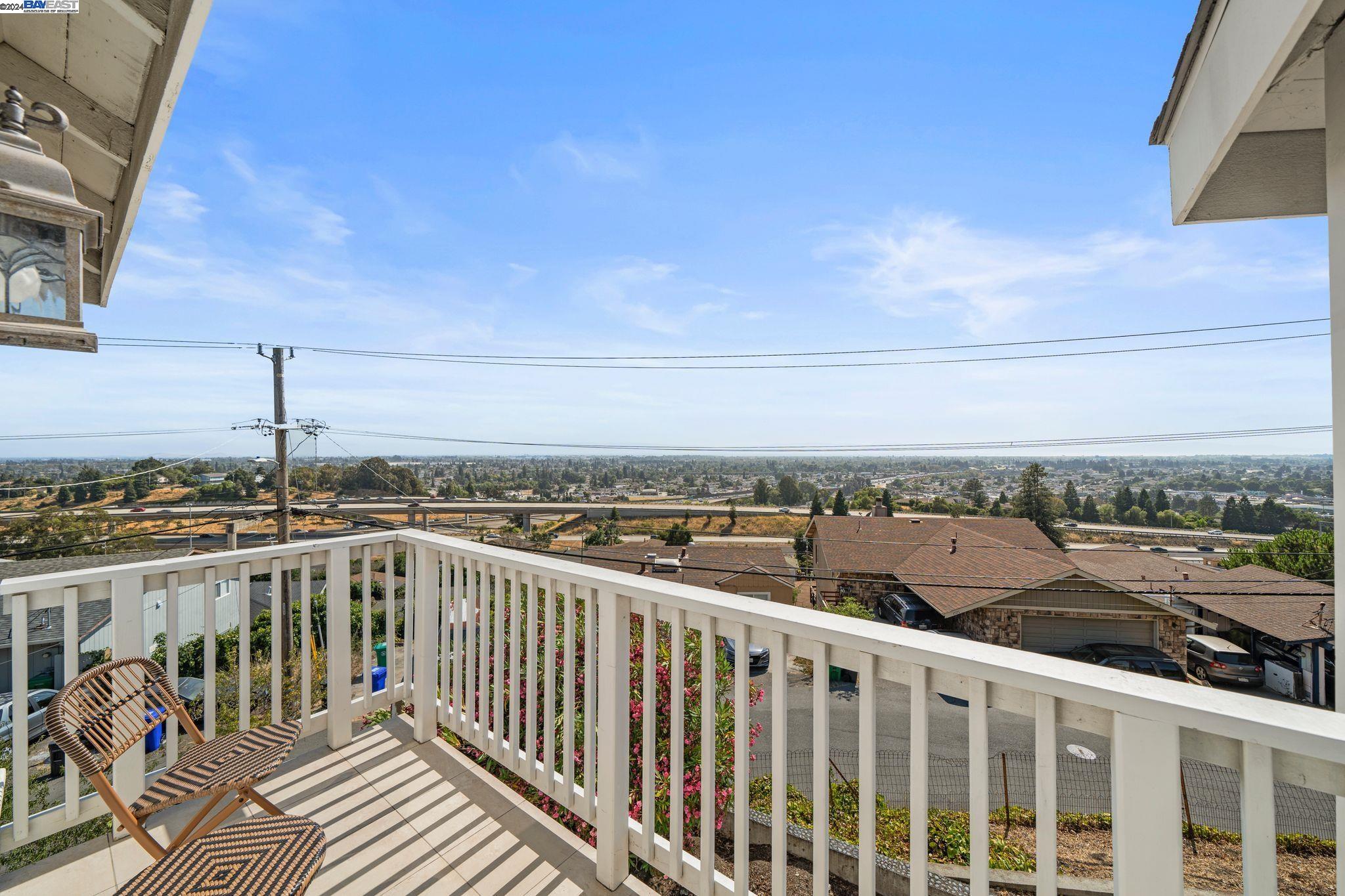 Detail Gallery Image 11 of 42 For 17351 President Dr, Castro Valley,  CA 94546 - 4 Beds | 2 Baths