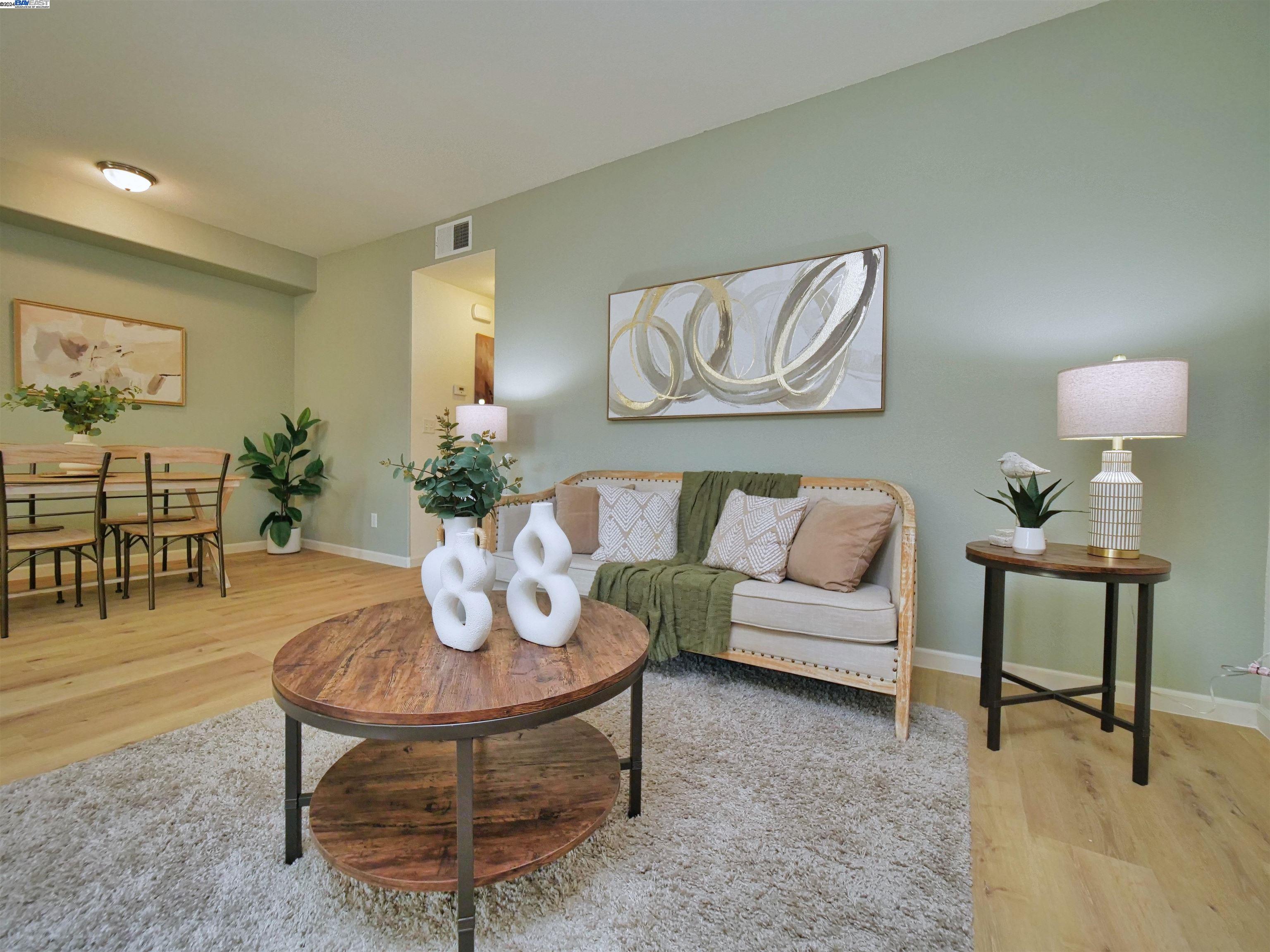 Photo #2: 41067885 Listing 