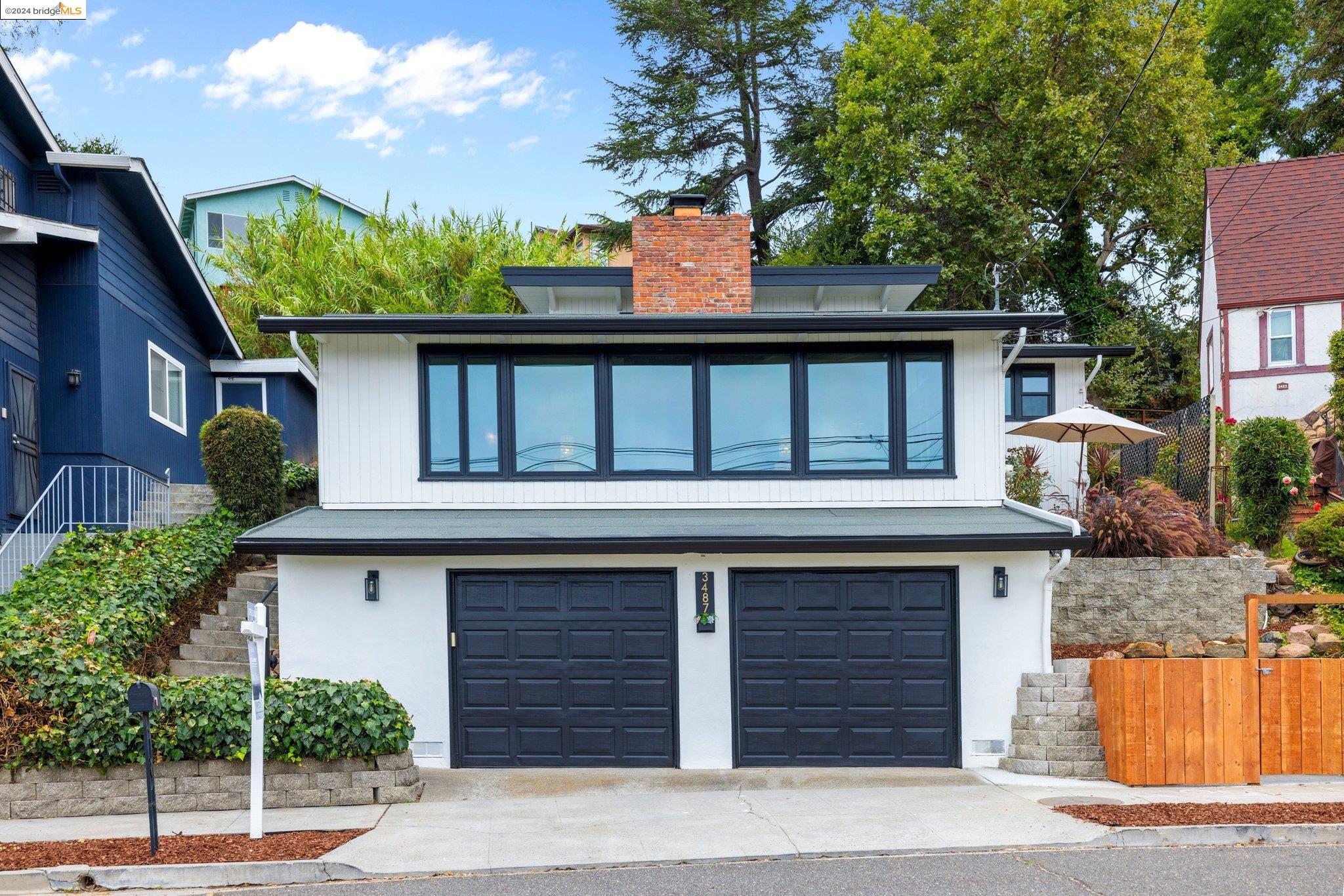 Detail Gallery Image 1 of 1 For 3487 Margarita, Oakland,  CA 94605 - 3 Beds | 2 Baths