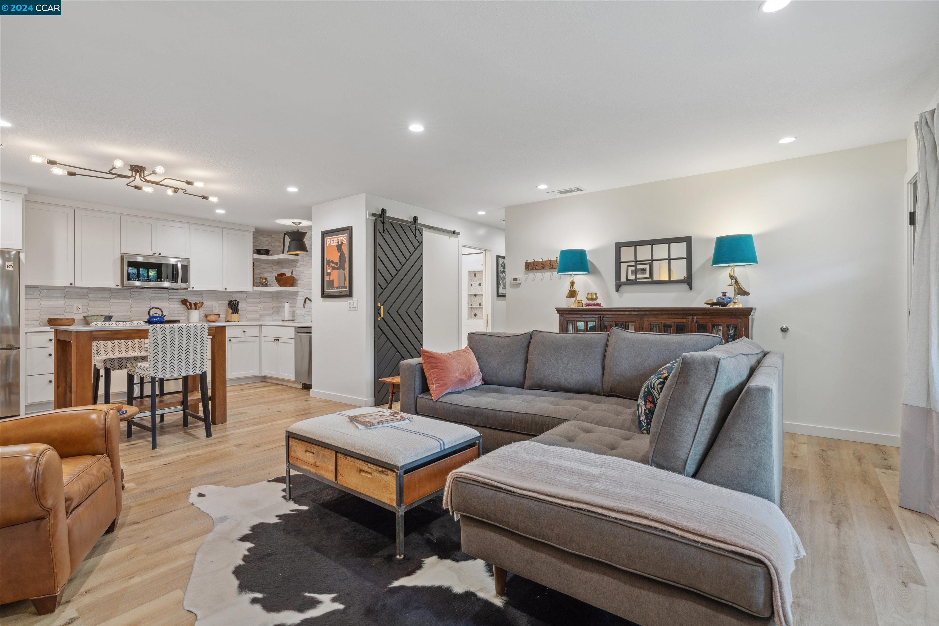 Photo #2: 41067892 Listing 