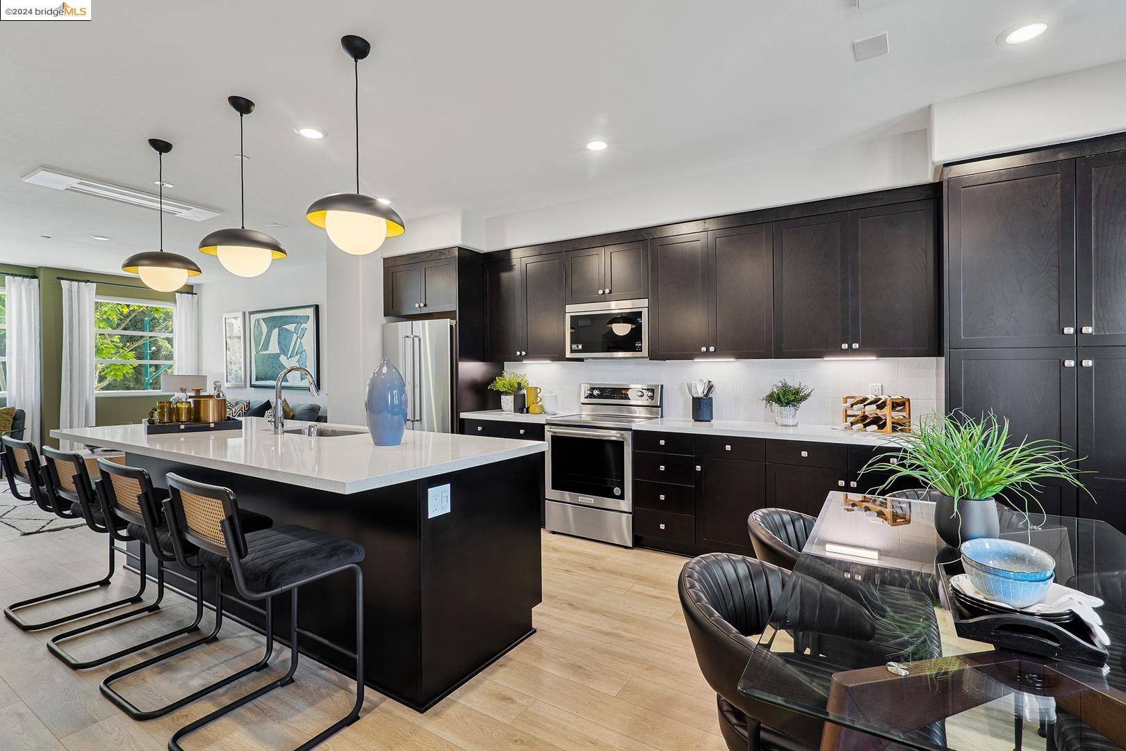 MLS: 41067912 Condo For Sale