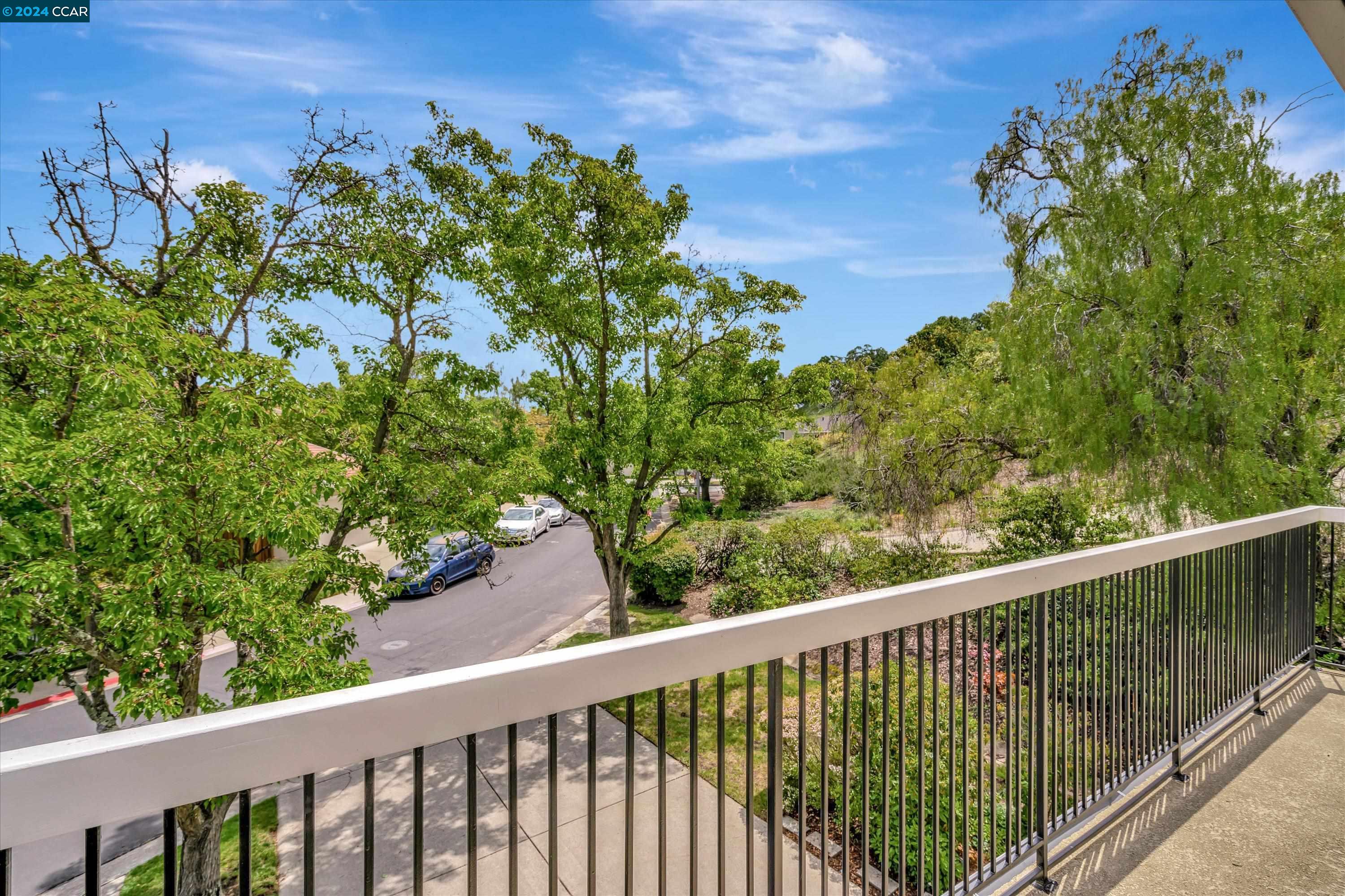 Detail Gallery Image 34 of 60 For 1056 Camino Verde Circle, Walnut Creek,  CA 94597 - 3 Beds | 3/1 Baths