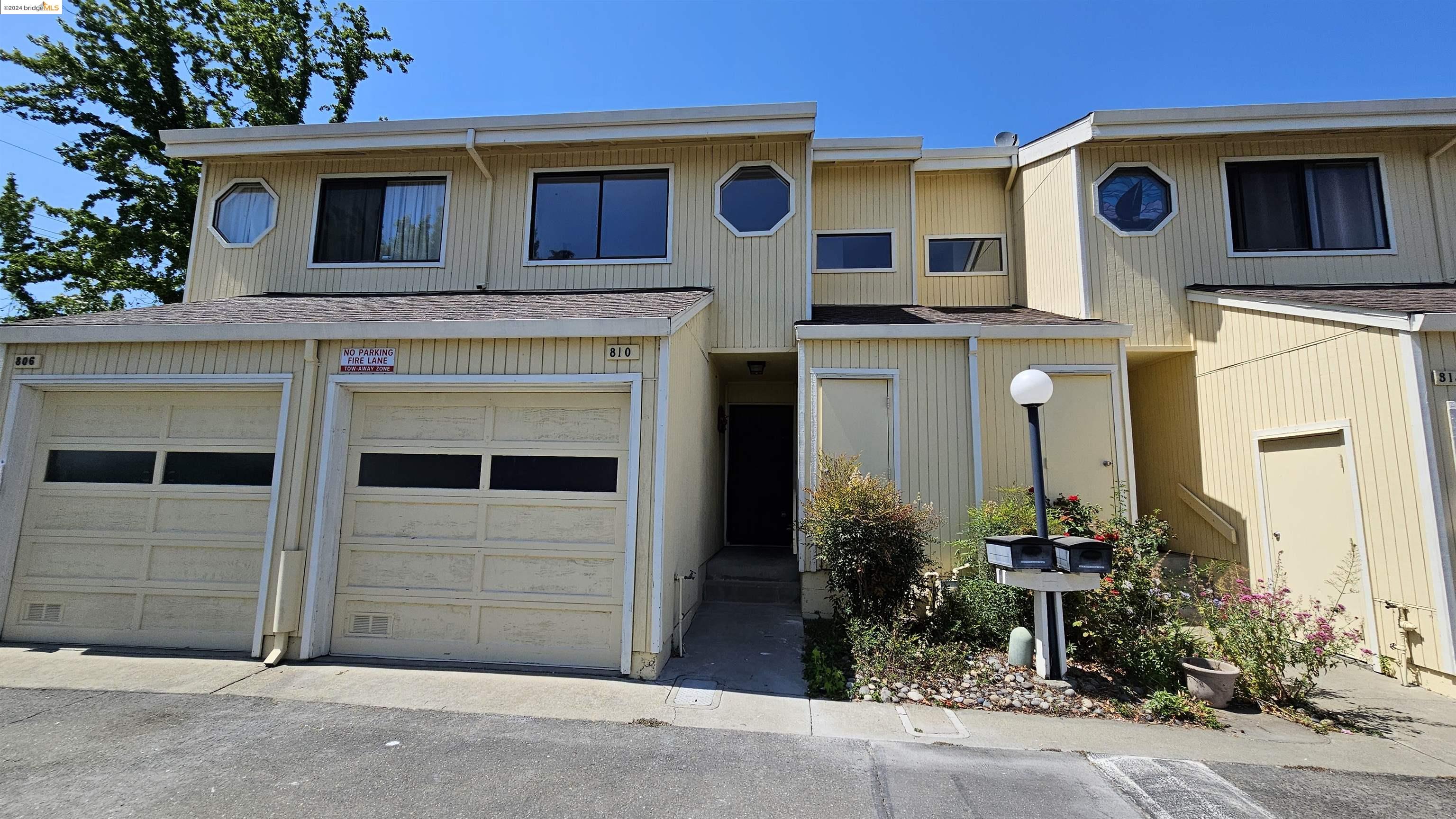 More Details about MLS # 41067921 : 810 VOYAGER WAY