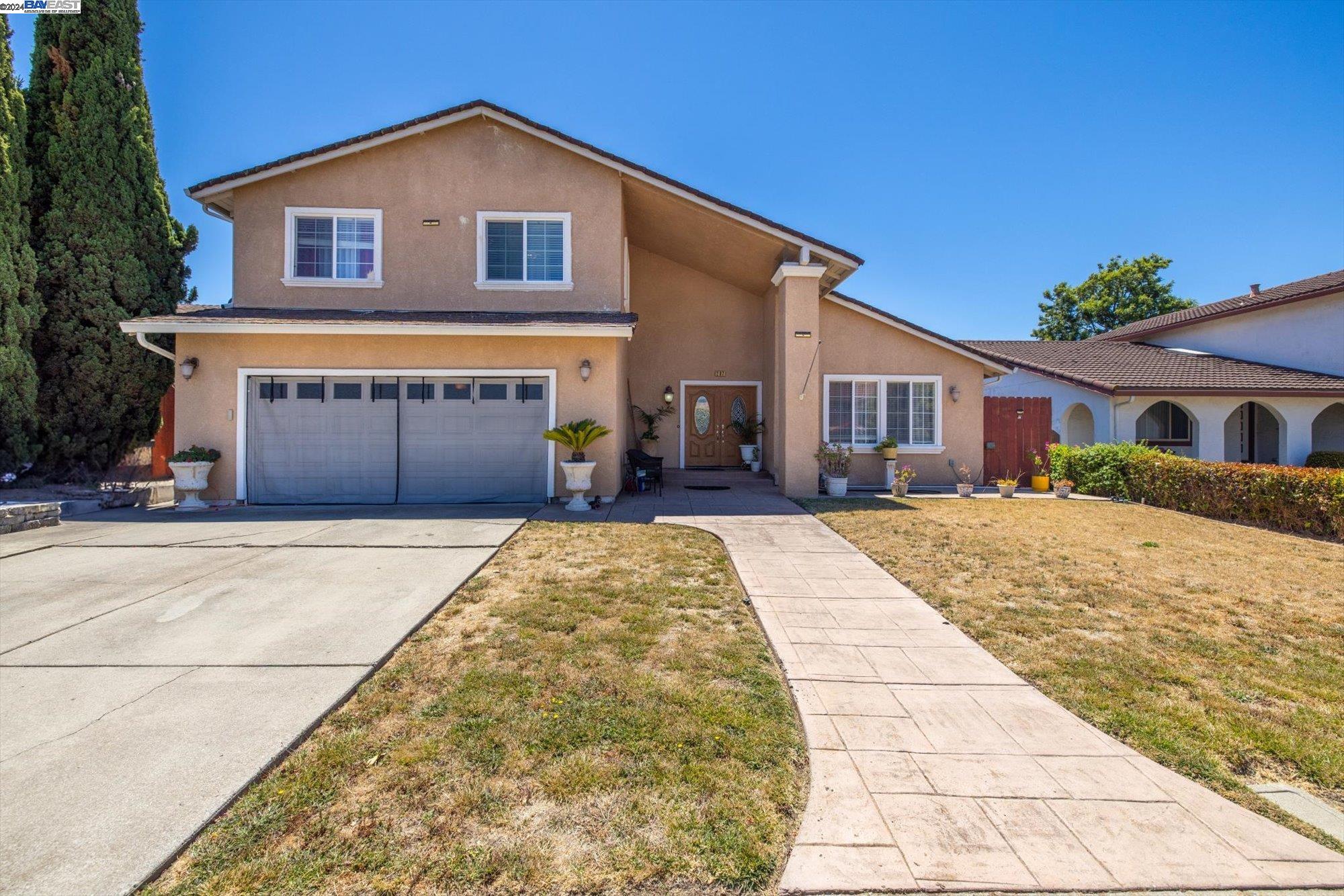 Detail Gallery Image 1 of 1 For 207 Elderberry Ct, Hercules,  CA 94547 - 4 Beds | 3 Baths