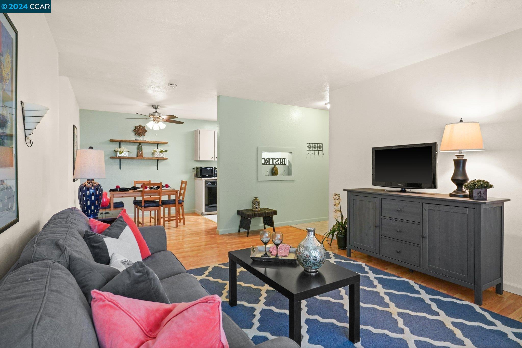 Photo #2: 41067943 Listing 