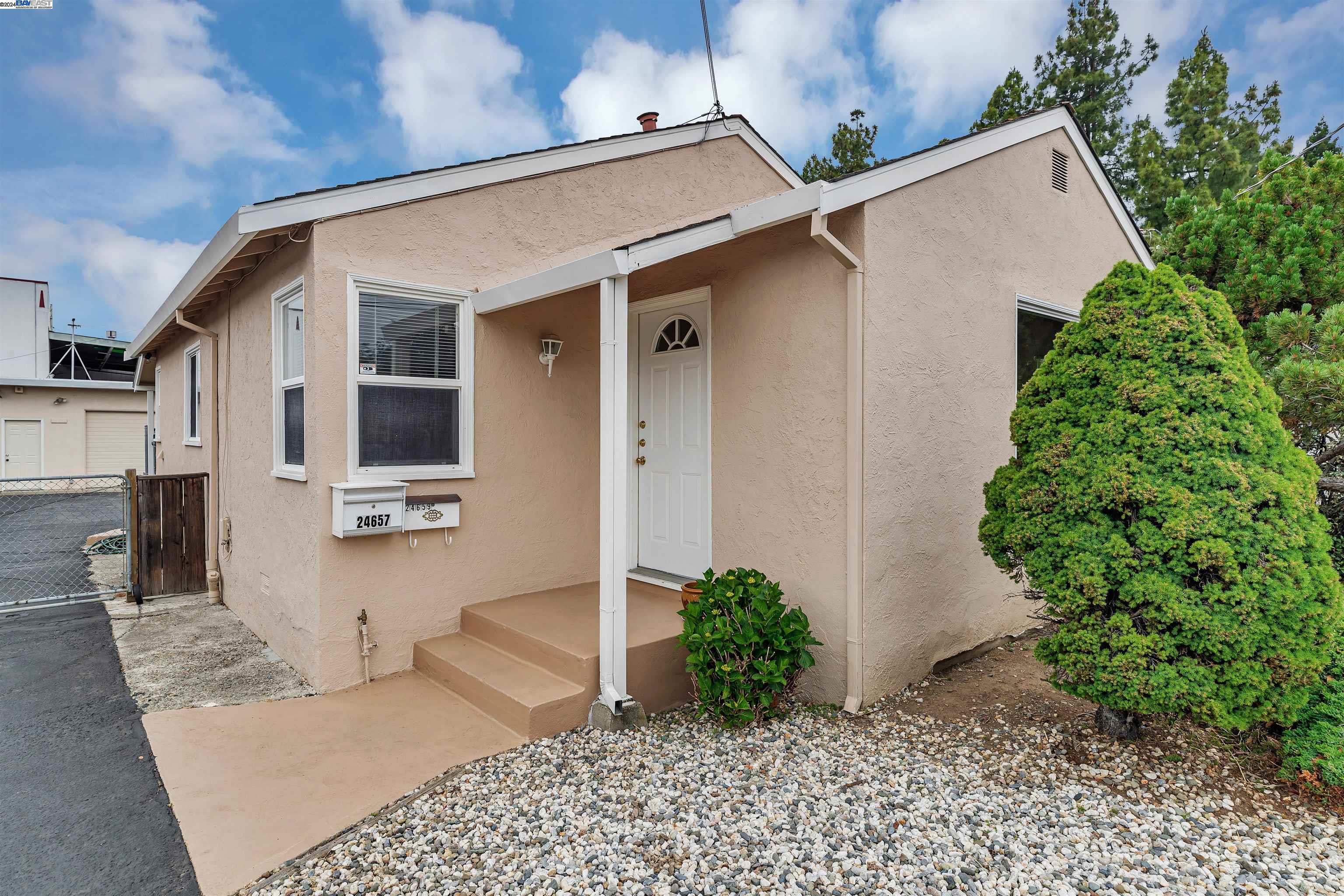Detail Gallery Image 1 of 1 For 24657 Oneil Ave, Hayward,  CA 94544 - 2 Beds | 1 Baths