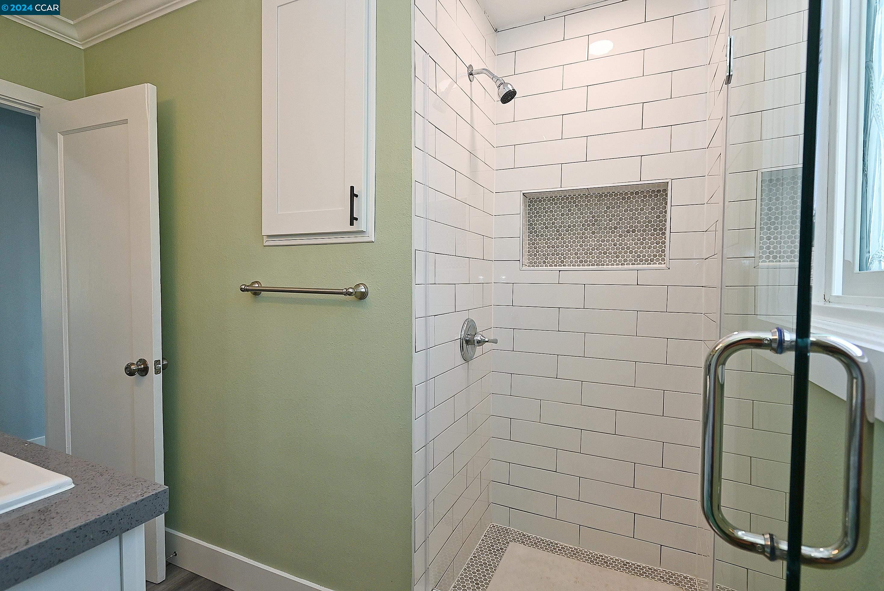 Detail Gallery Image 24 of 60 For 6701 Outlook Ave, Oakland,  CA 94605 - 3 Beds | 2 Baths