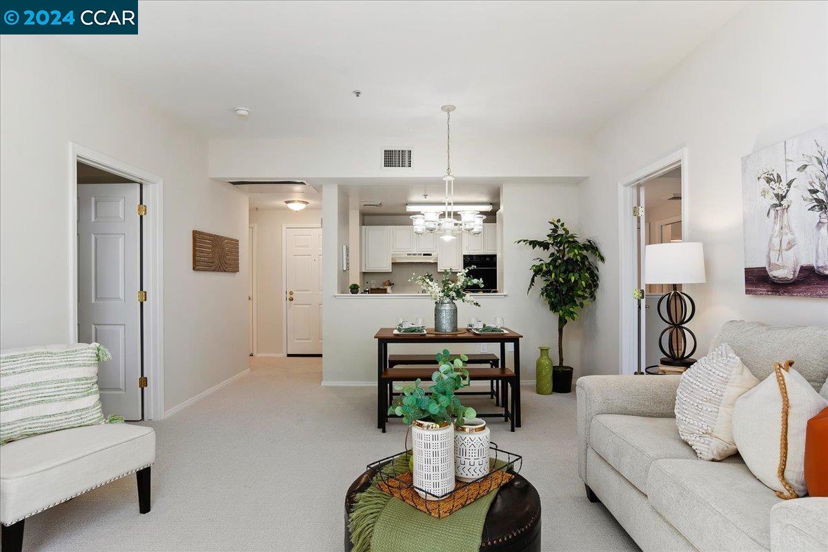 Photo #4: 41067975 Listing 